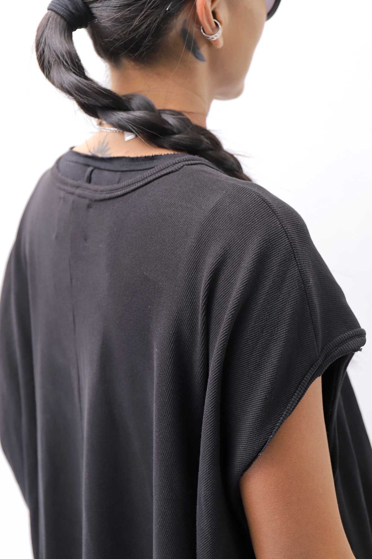 【PLÜ】 PLU ICON PATCH COTTON RIB BACK DRAPE TOP 5047_BLACK