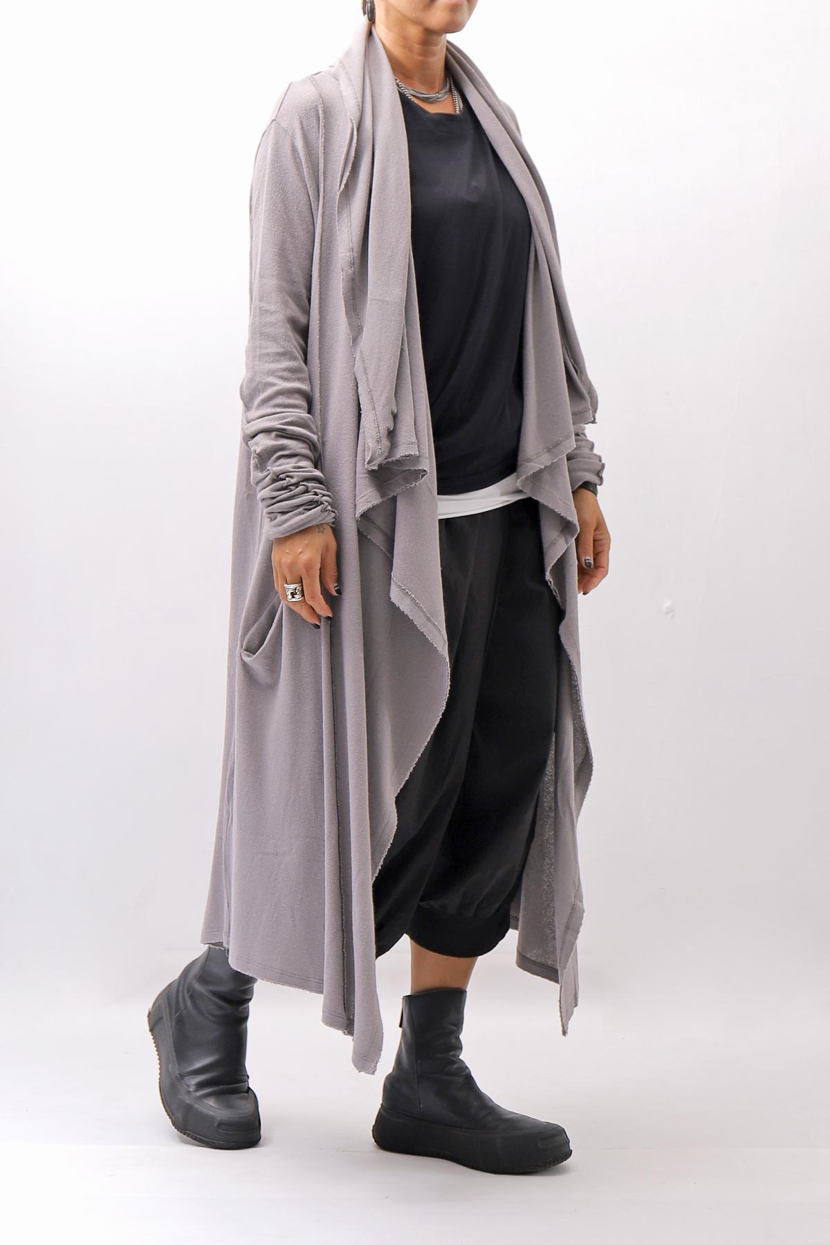 【NOSTRASANTISSIMA】 ASYMMETRY BACK CROSS CARDIGAN TS24_FUJI GREY