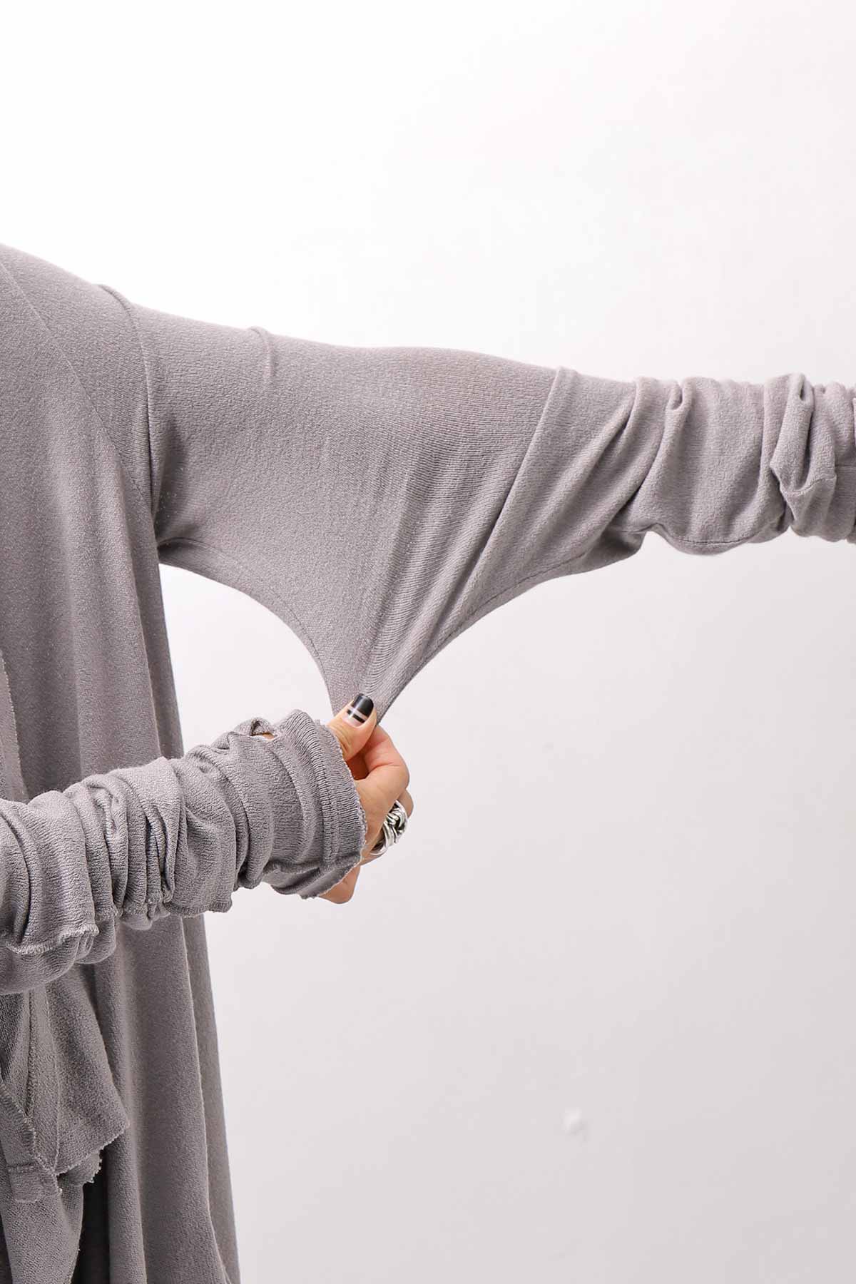 【NOSTRASANTISSIMA】 ASYMMETRY BACK CROSS CARDIGAN TS24_FUJI GREY