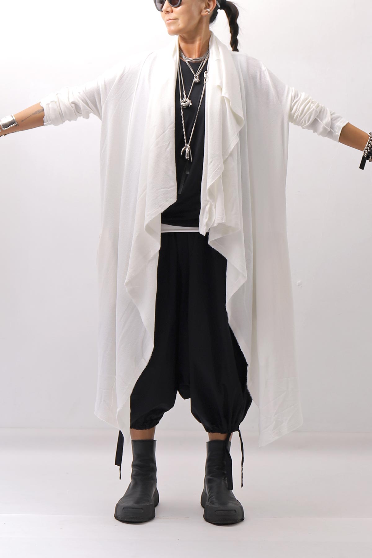 【NOSTRASANTISSIMA】 ASYMMETRY BACK CROSS CARDIGAN TS24_WHITE