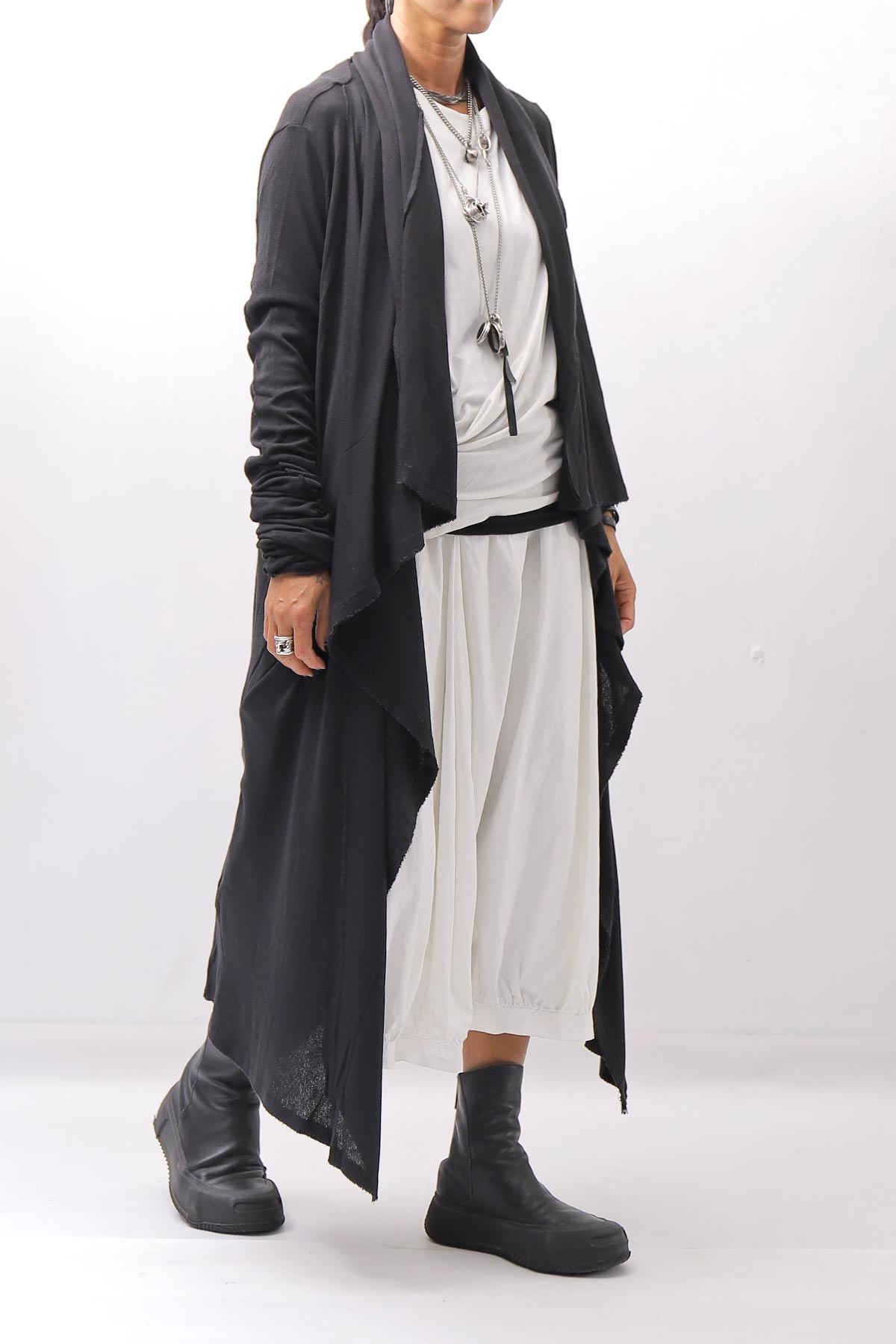 【NOSTRASANTISSIMA】 ASYMMETRY BACK CROSS CARDIGAN TS24_BLACK