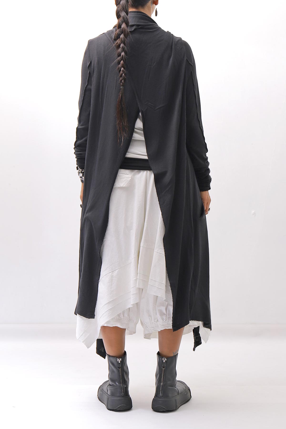 【NOSTRASANTISSIMA】 ASYMMETRY BACK CROSS CARDIGAN TS24_BLACK