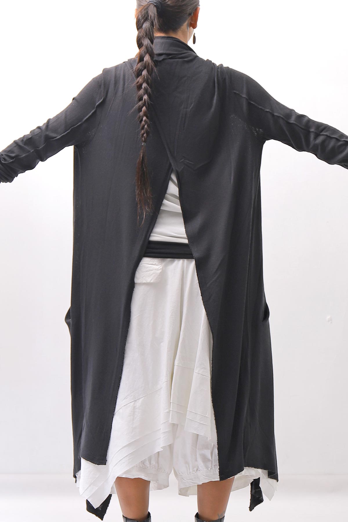【NOSTRASANTISSIMA】 ASYMMETRY BACK CROSS CARDIGAN TS24_BLACK