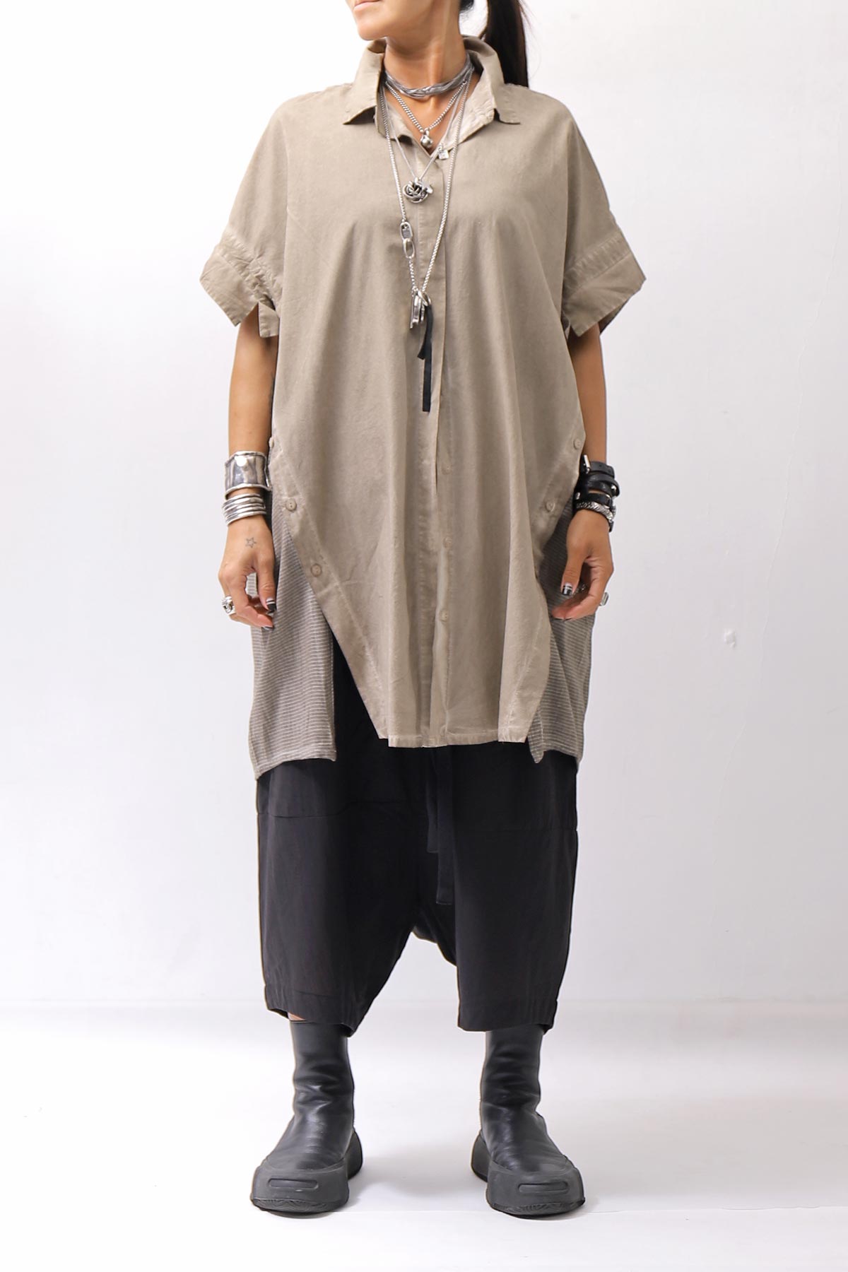 【studio b3】 SIDE SLIT BUTTON HALF SLEEVE SHIRT NB2078_SAND OLD DYE