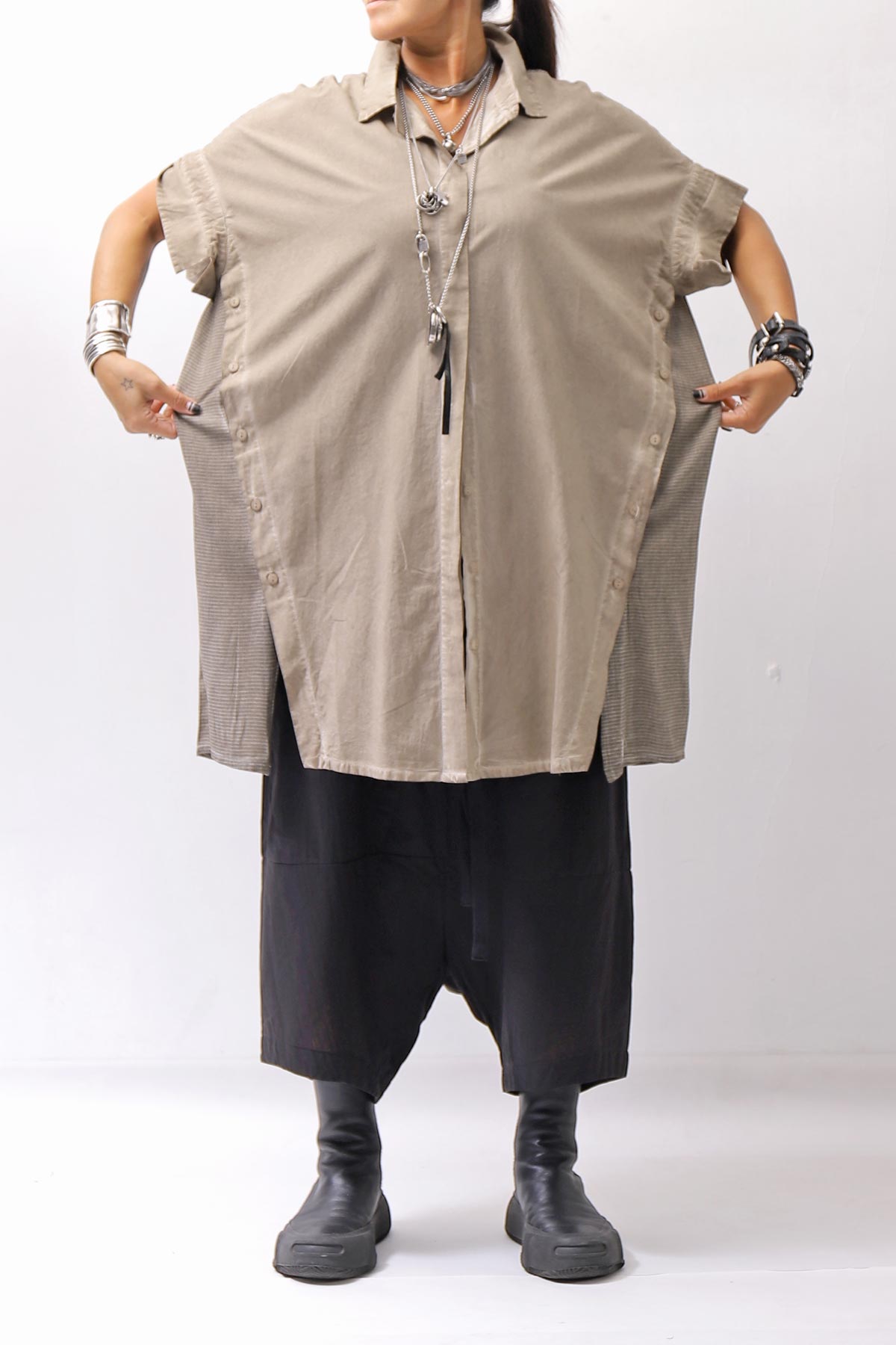 【studio b3】 SIDE SLIT BUTTON HALF SLEEVE SHIRT NB2078_SAND OLD DYE