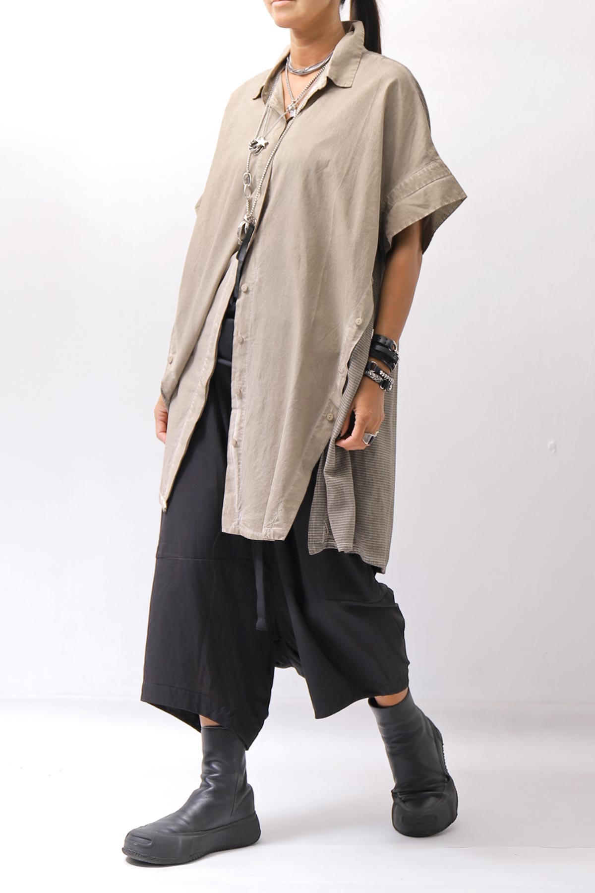 【studio b3】 SIDE SLIT BUTTON HALF SLEEVE SHIRT NB2078_SAND OLD DYE