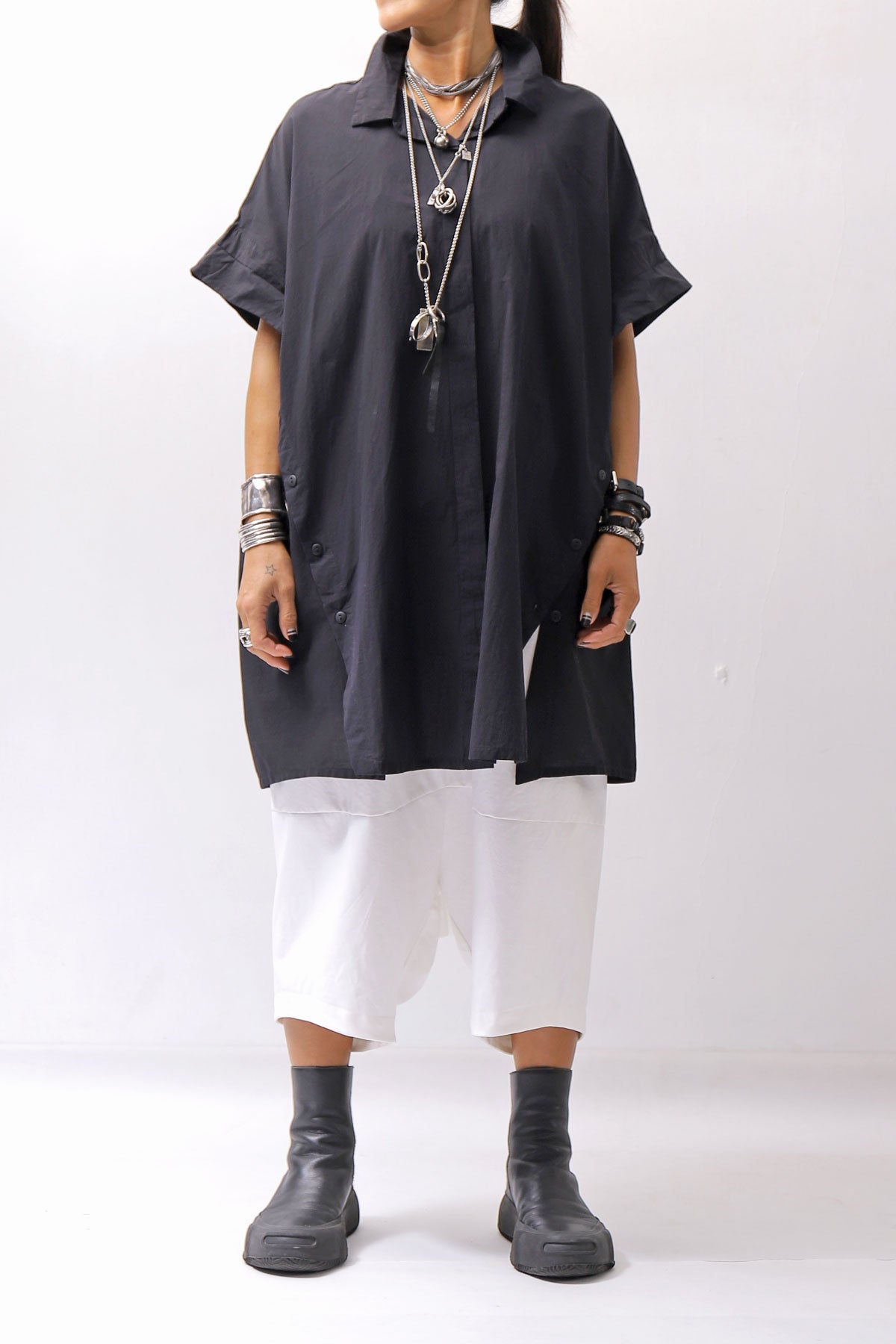 【studio b3】 SIDE SLIT BUTTON HALF SLEEVE SHIRT NB2078_BLACK