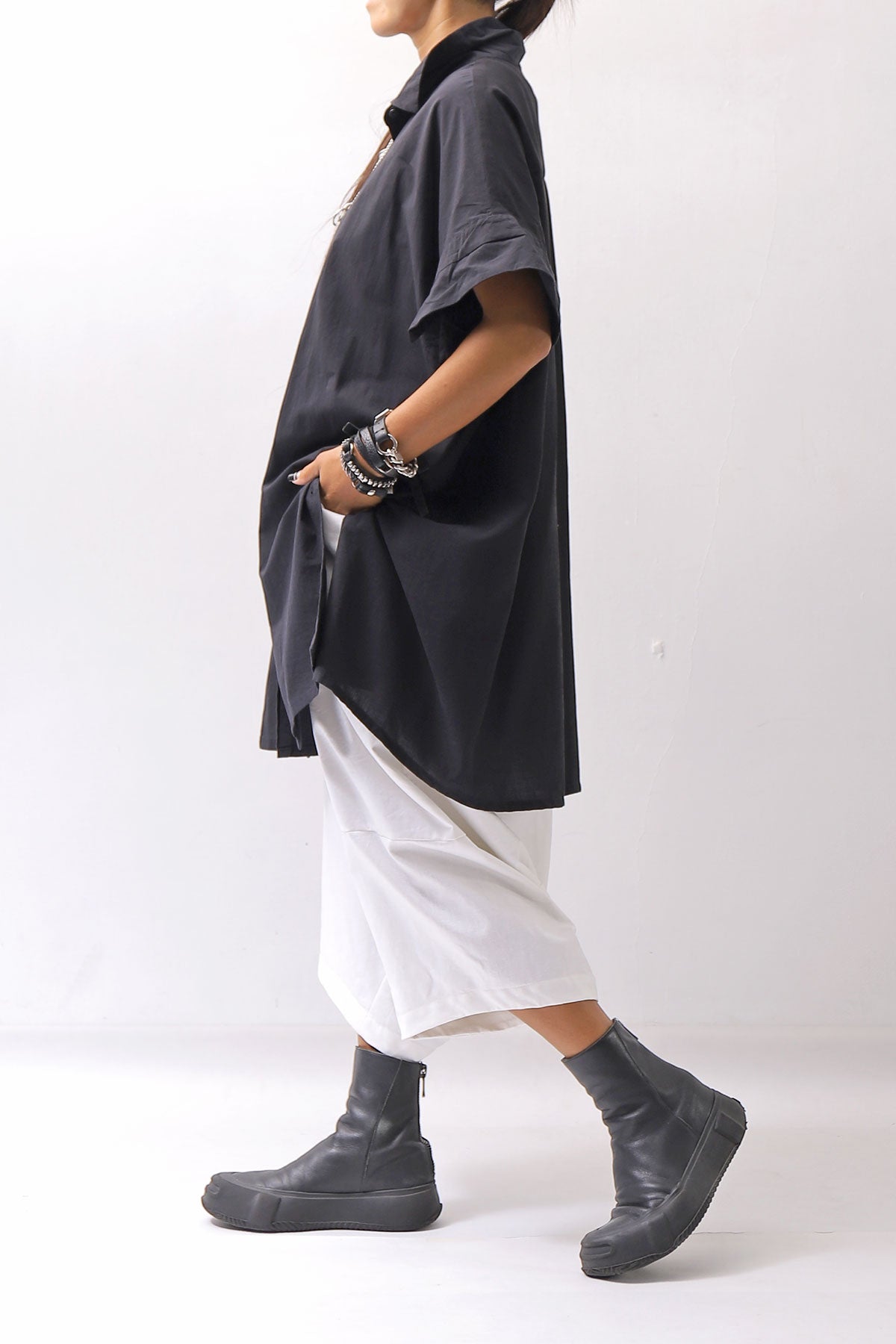 【studio b3】 SIDE SLIT BUTTON HALF SLEEVE SHIRT NB2078_BLACK