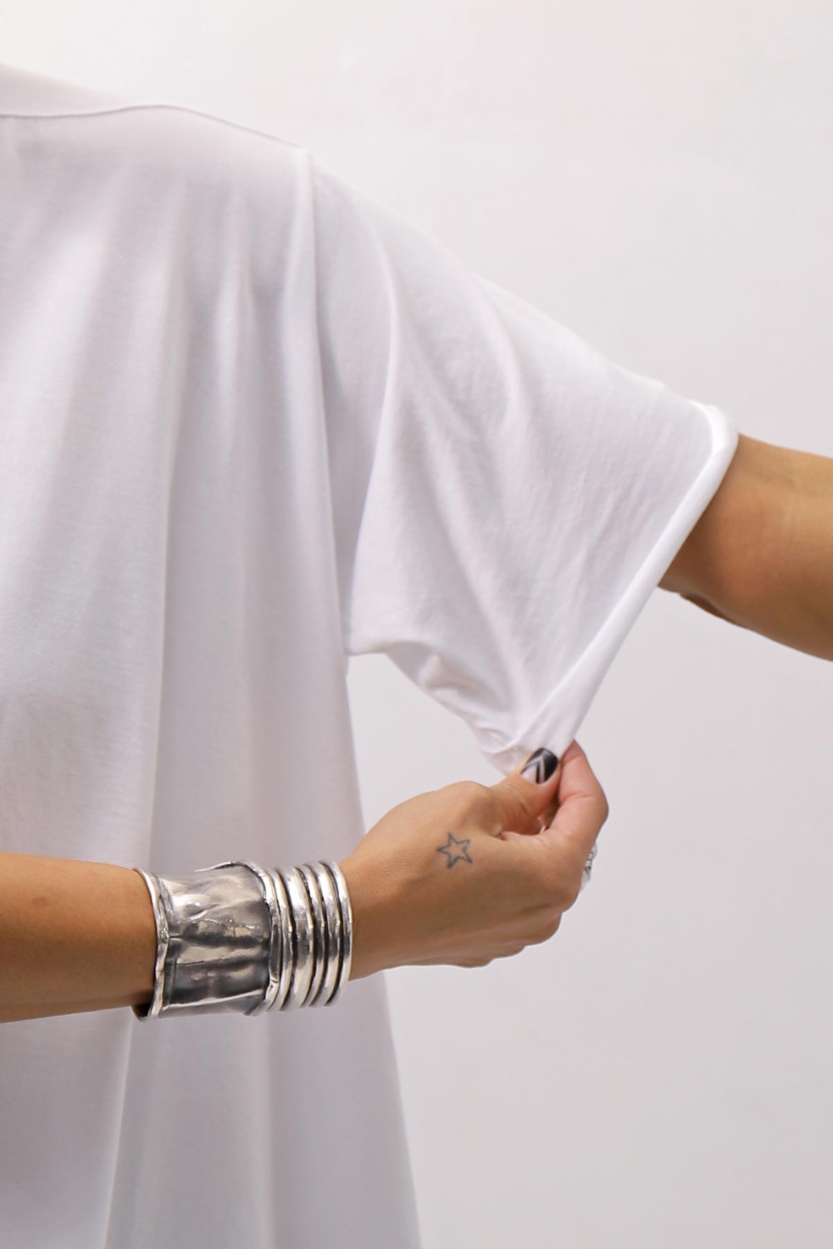 【Primordial is Primitive】 ASYMMETRY COTTON TEE 253RO_WHITE