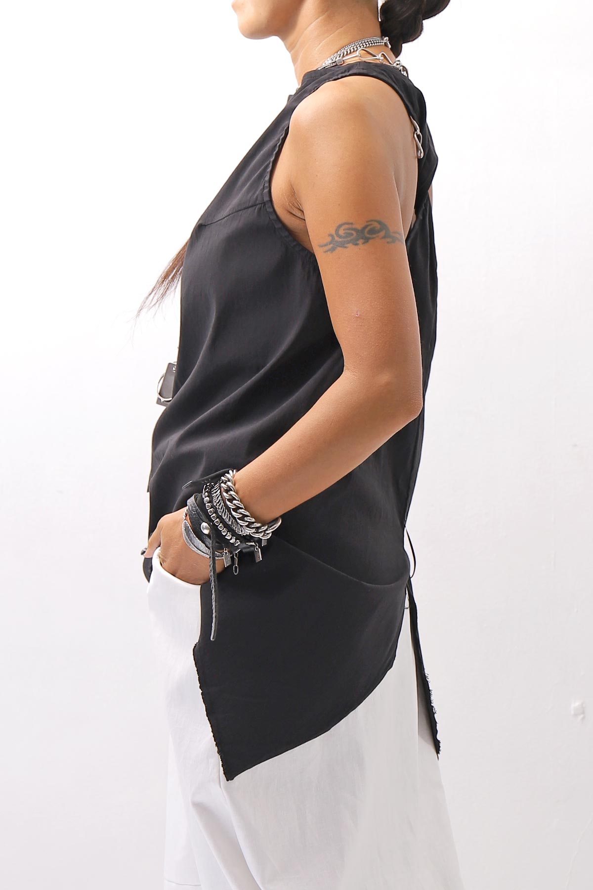【Primordial is Primitive】 BACK CROSSED TANK TOP 413AL_BLACK