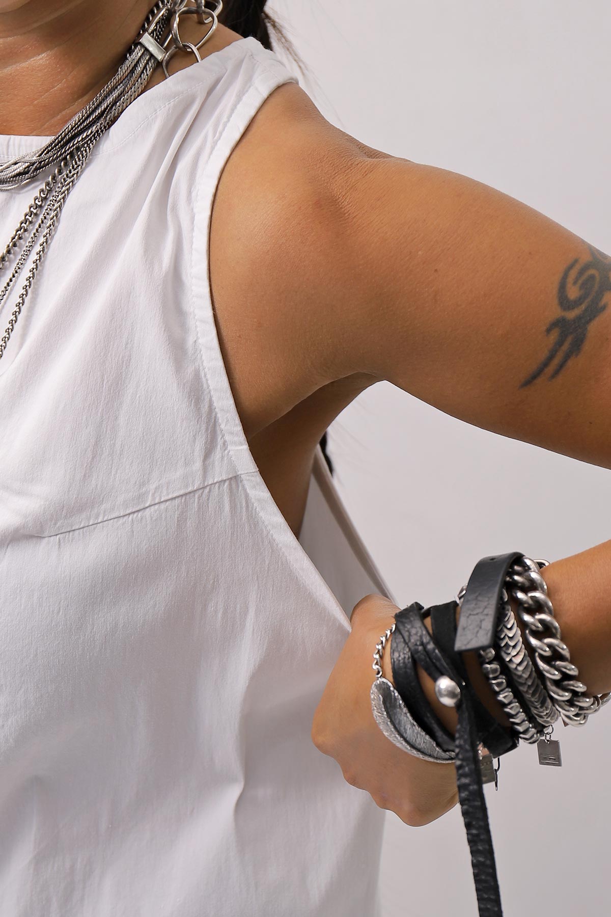 【Primordial is Primitive】 BACK CROSSED TANK TOP 413AL_WHITE