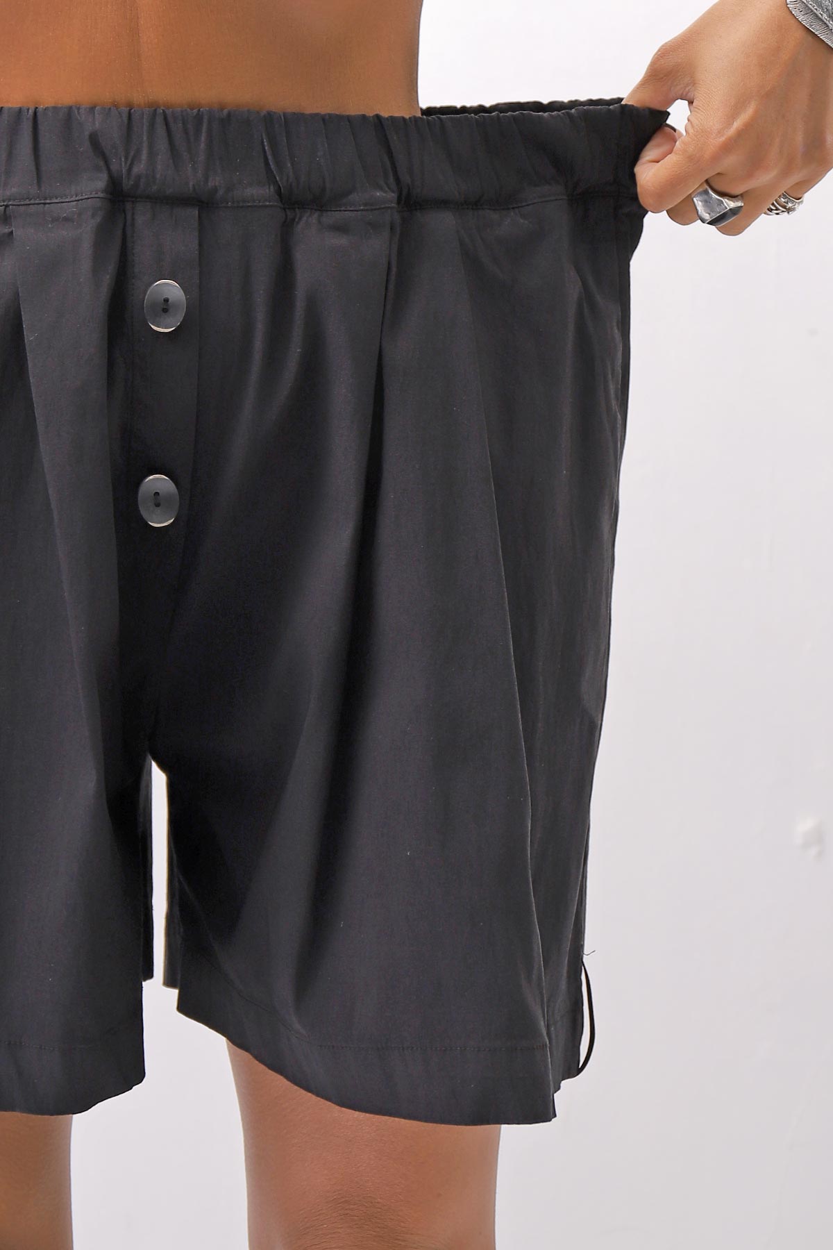 【Primordial is Primitive】 STRETCH ECO LEATHER SHORT PANTS 535AL_BLACK