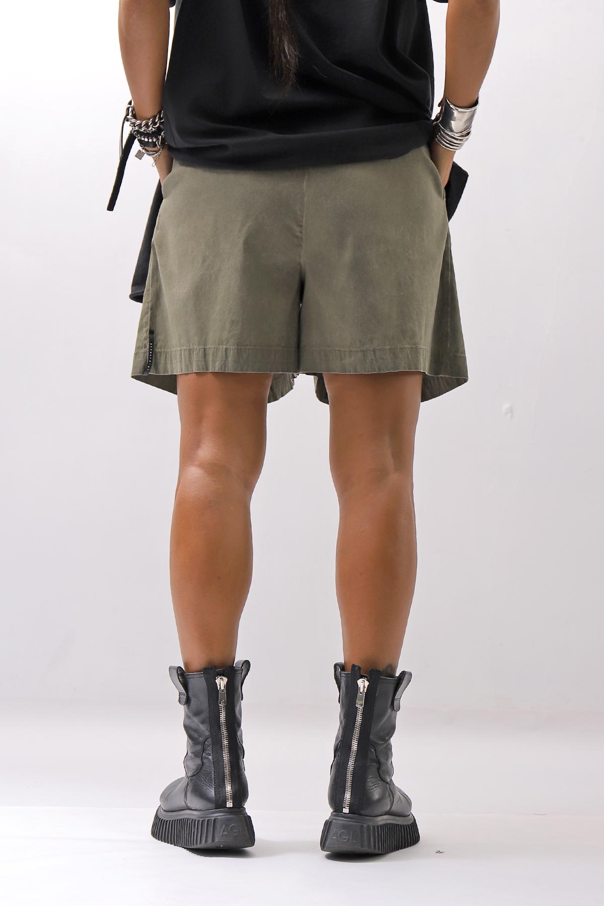 【Primordial is Primitive】 STRETCH ECO LEATHER SHORT PANTS 535AL_MILITARY