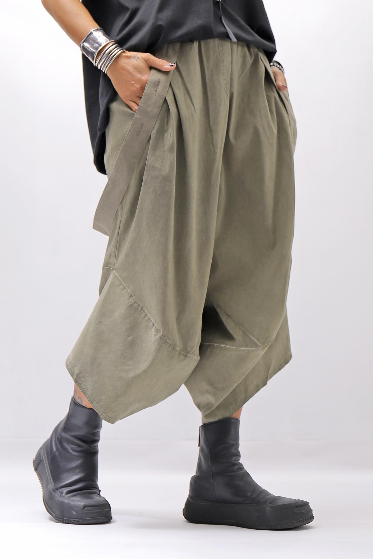 【Primordial is Primitive】 UNISEX ASYMMETRY COTTON PANTS 722AL_MILITARY