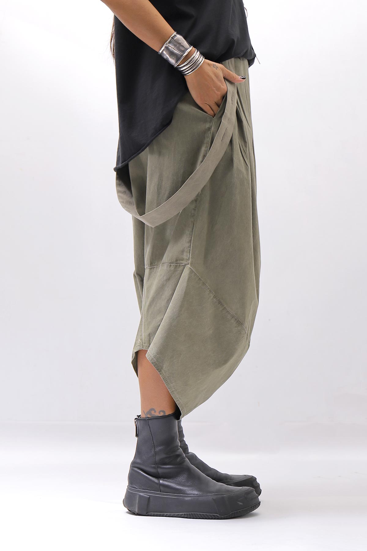 【Primordial is Primitive】 UNISEX ASYMMETRY COTTON PANTS 722AL_MILITARY