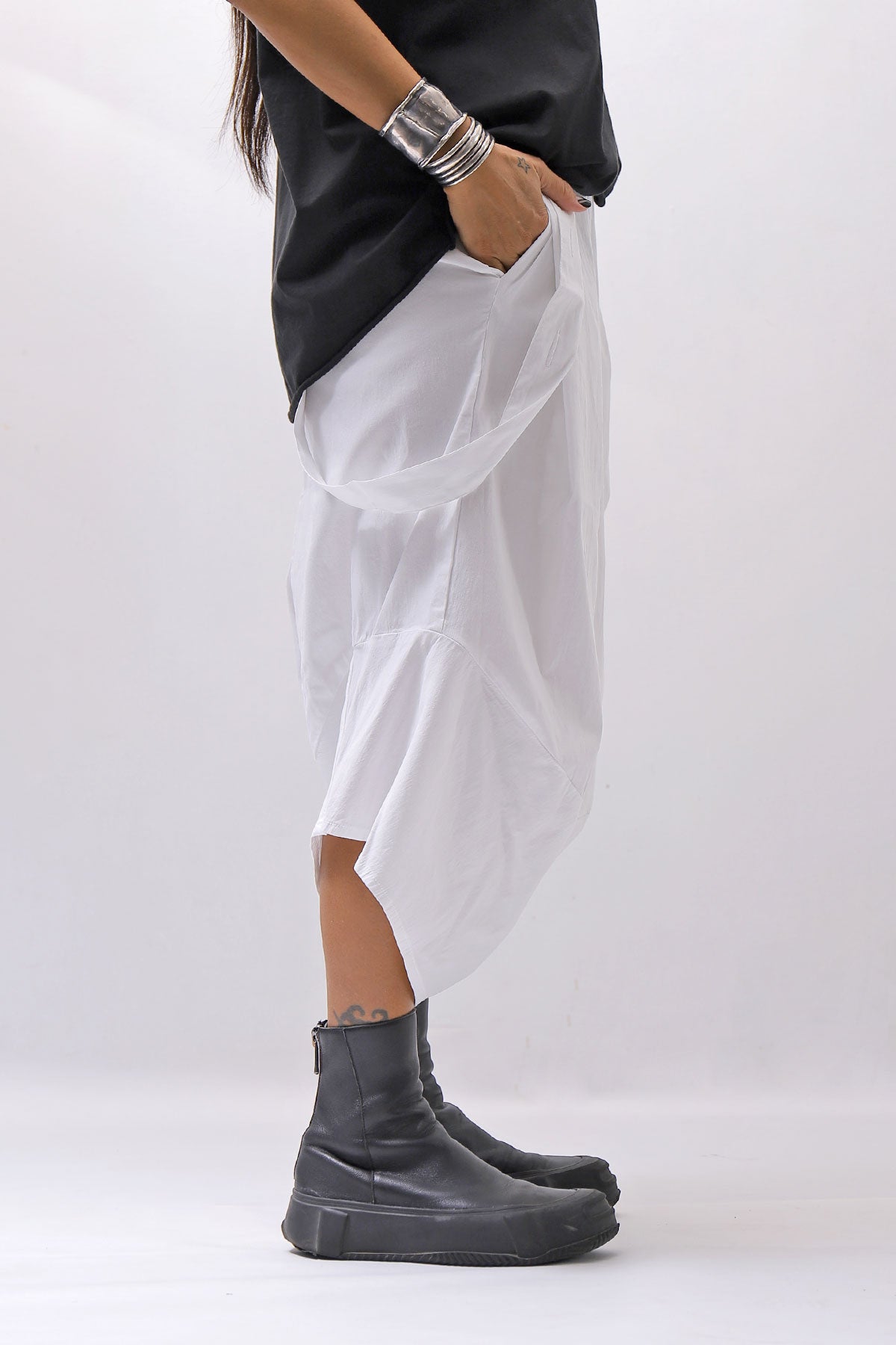 【Primordial is Primitive】 UNISEX ASYMMETRY COTTON PANTS 722AL_WHITE