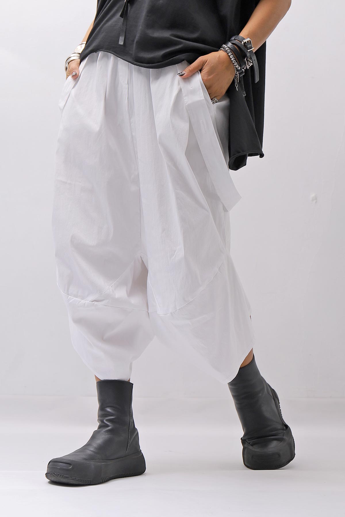 【Primordial is Primitive】 UNISEX ASYMMETRY COTTON PANTS 722AL_WHITE