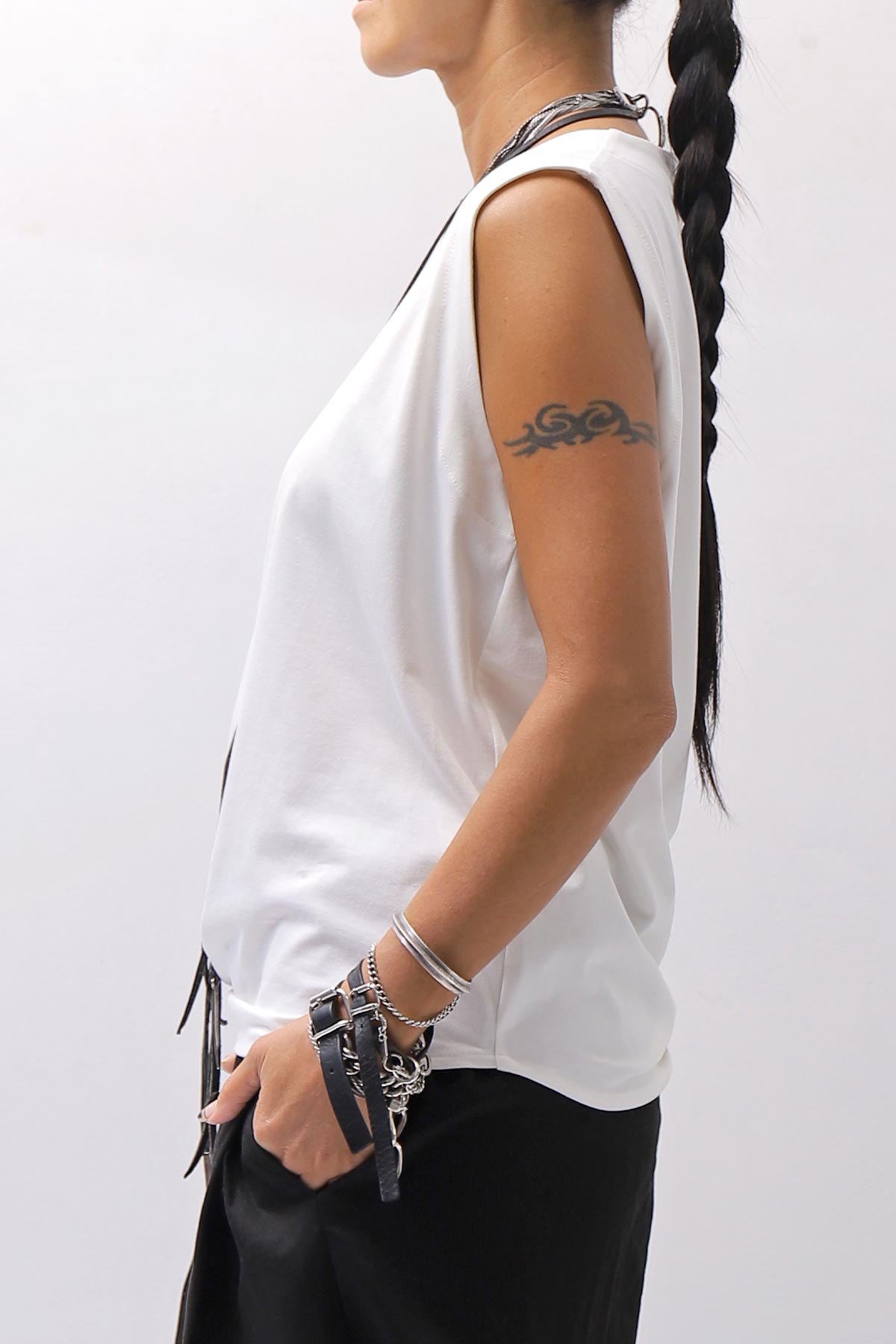 【NOSTRASANTISSIMA】 SIDE TACK SLEEVE-LESS TOP TS02_WHITE