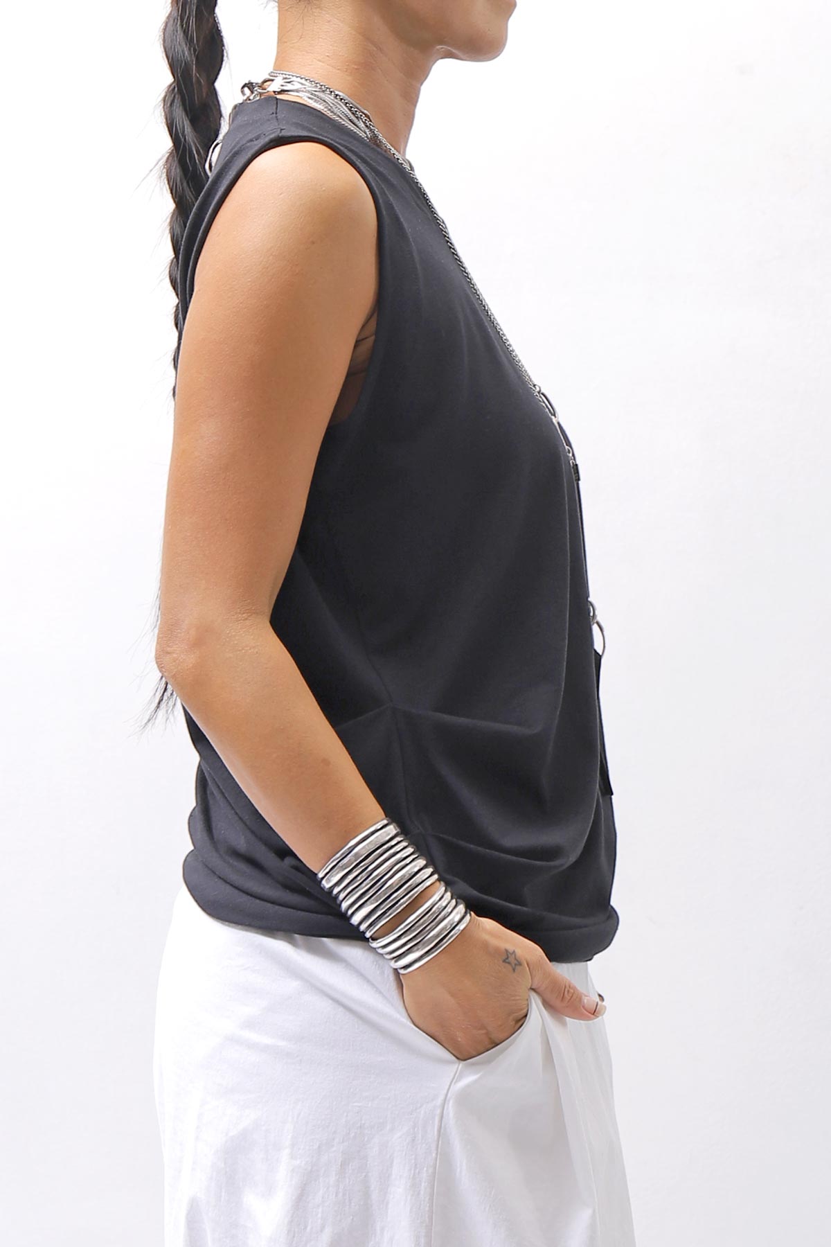 【NOSTRASANTISSIMA】 SIDE TACK SLEEVE-LESS TOP TS02_BLACK