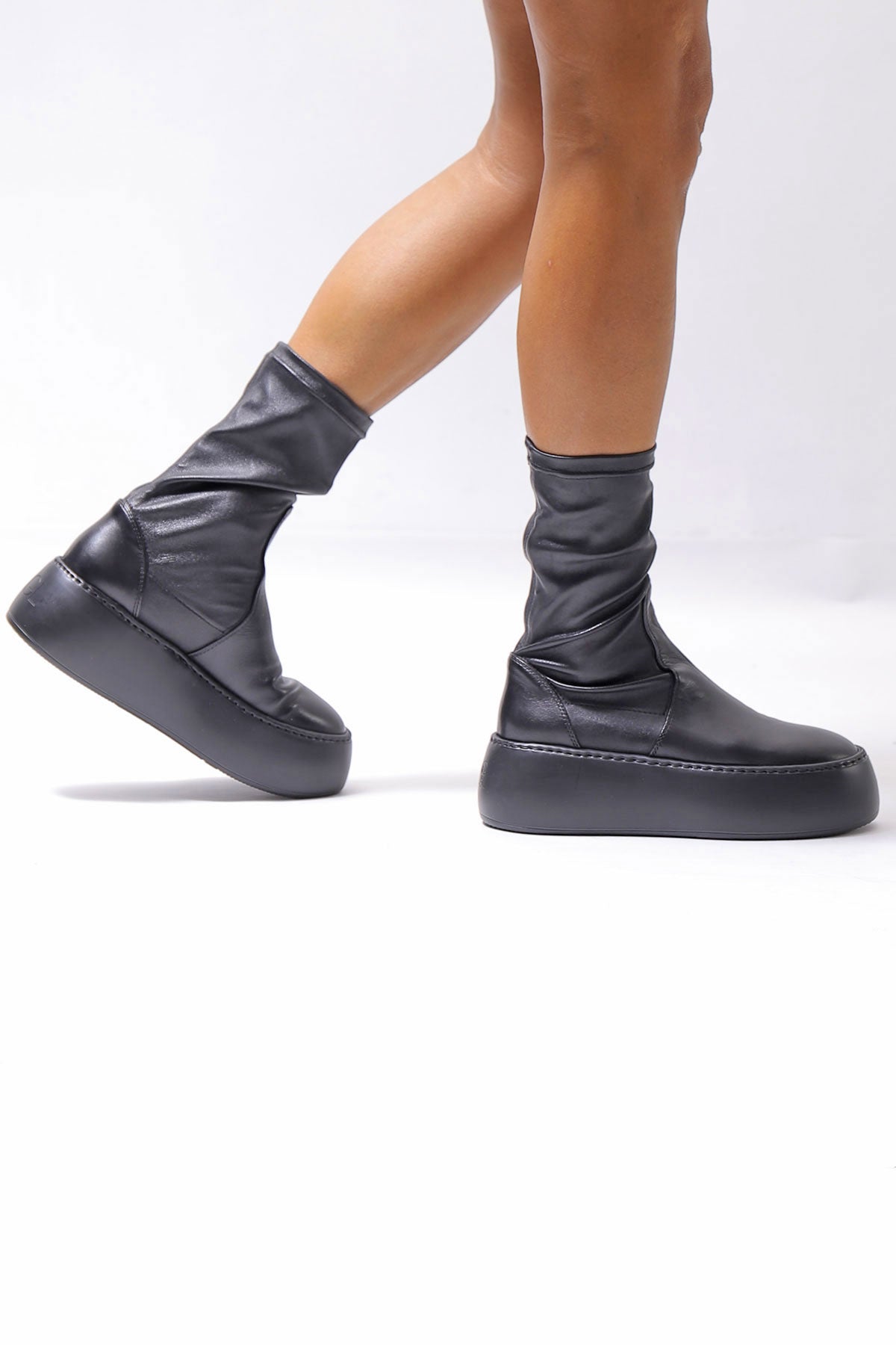 【AGL】 STRETCH LEATHER SNEAKER BOOTS VIBE STRETCH_BLACK