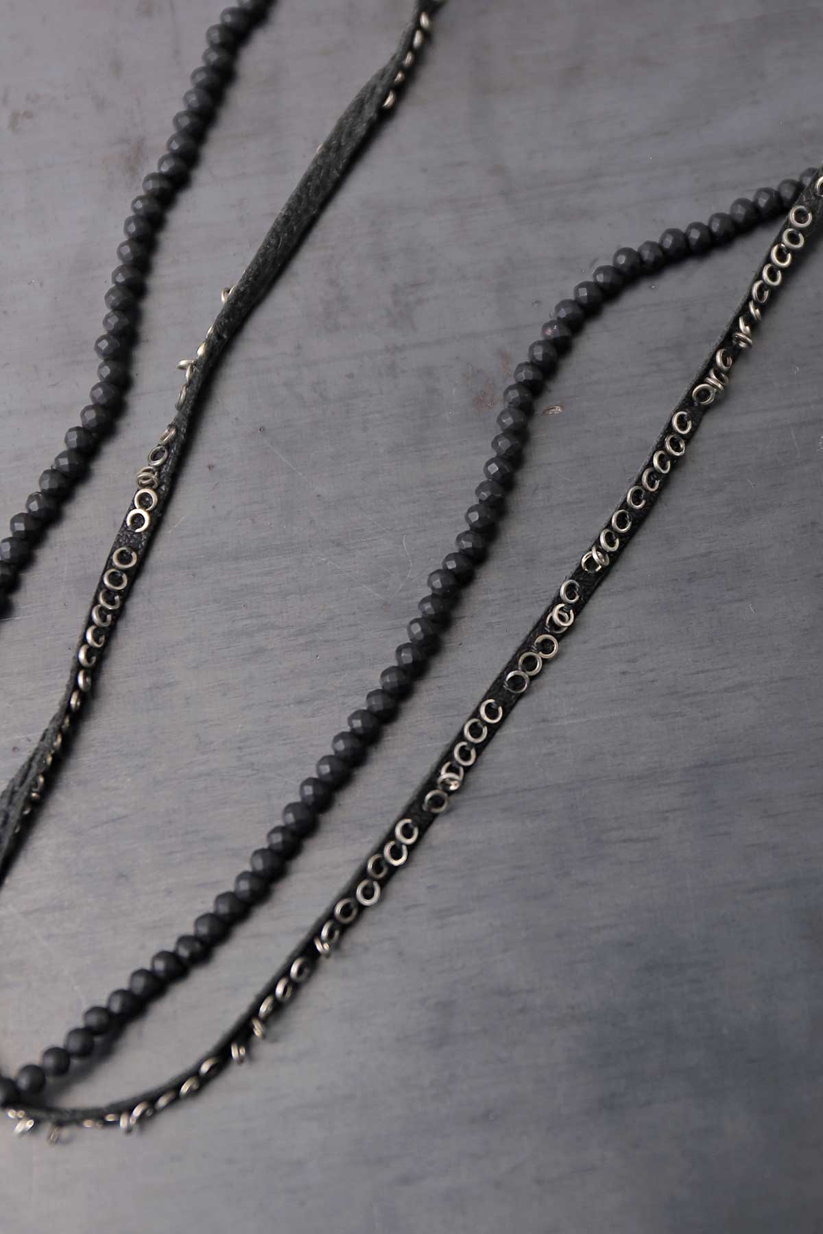 【GOTI】 BLACK AGATE &amp; MICRO SILVER SEQUIN NECKLACE_CN1181