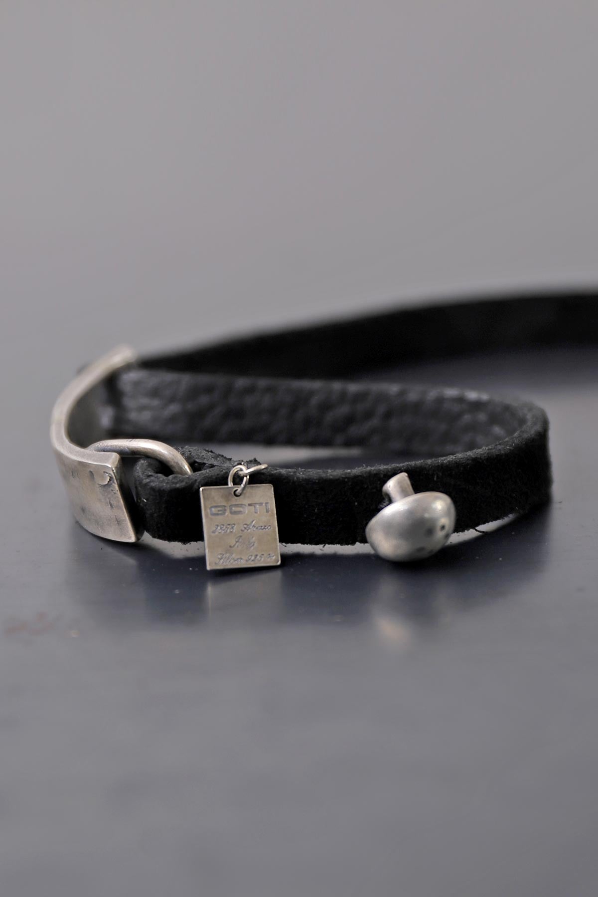 【GOTI】 SILVER PLATE &amp; LEATHER BANGLE_BR503