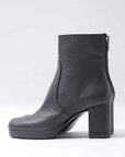 【AGL】 KID LEATHER CHUNKY HEEL SHORT BOOTS_BLACK