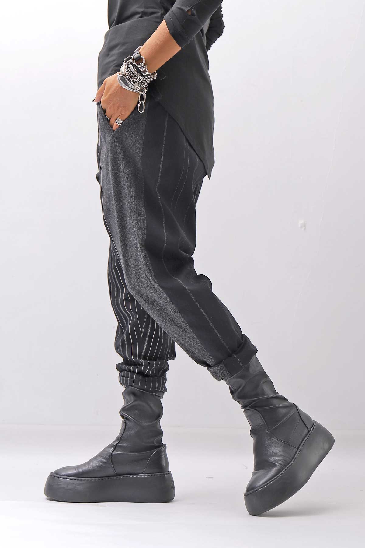 【NOSTRASANTISSIMA】UNISEX MIXED STRIPES PANTS P17_BLACK