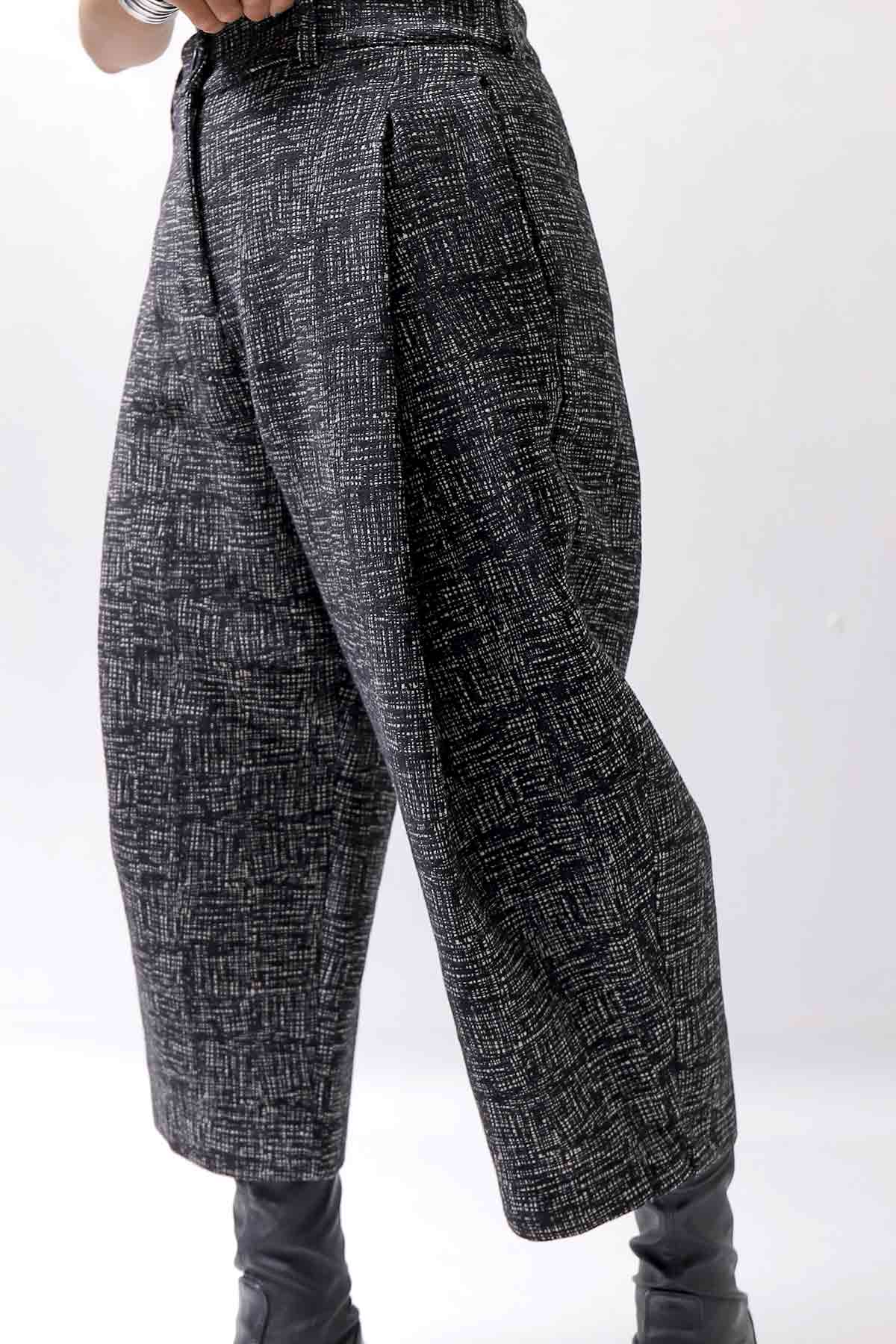 【NOSTRASANTISSIMA】 UNISEX TWEED FRONT TUCK PANTS P118_TWEED BLACK