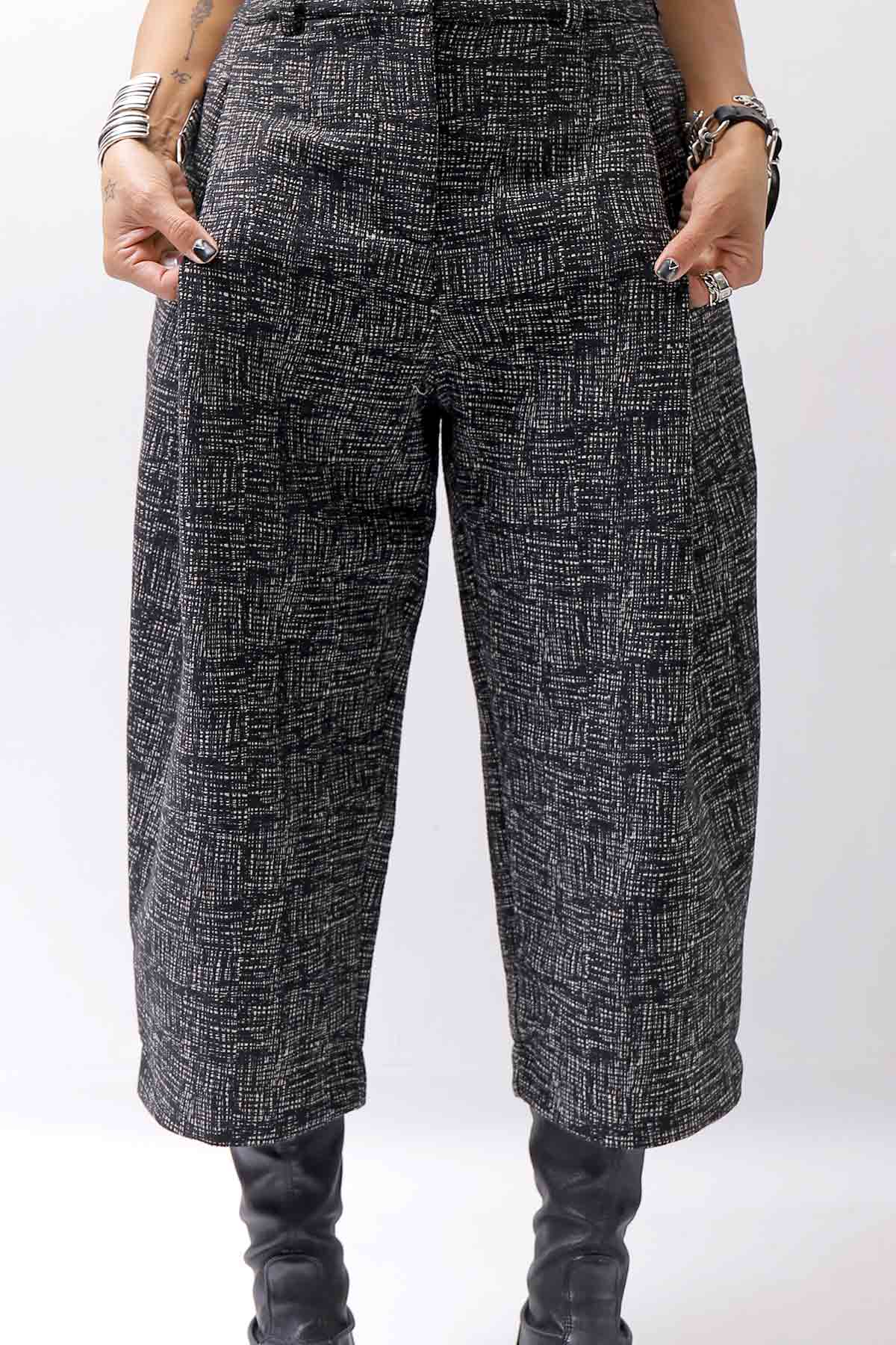 【NOSTRASANTISSIMA】 UNISEX TWEED FRONT TUCK PANTS P118_TWEED BLACK