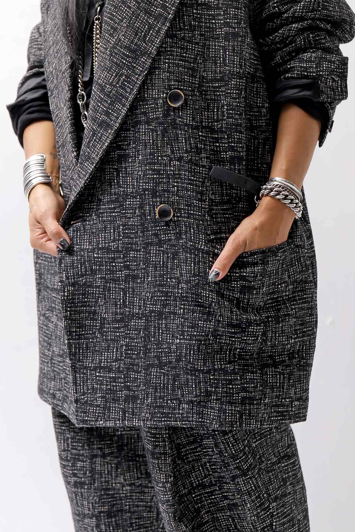 【NOSTRASANTISSIMA】 UNISEX OVERSIZED TWEED DOUBLE BUTTON JACKET J116_TWEED BLACK