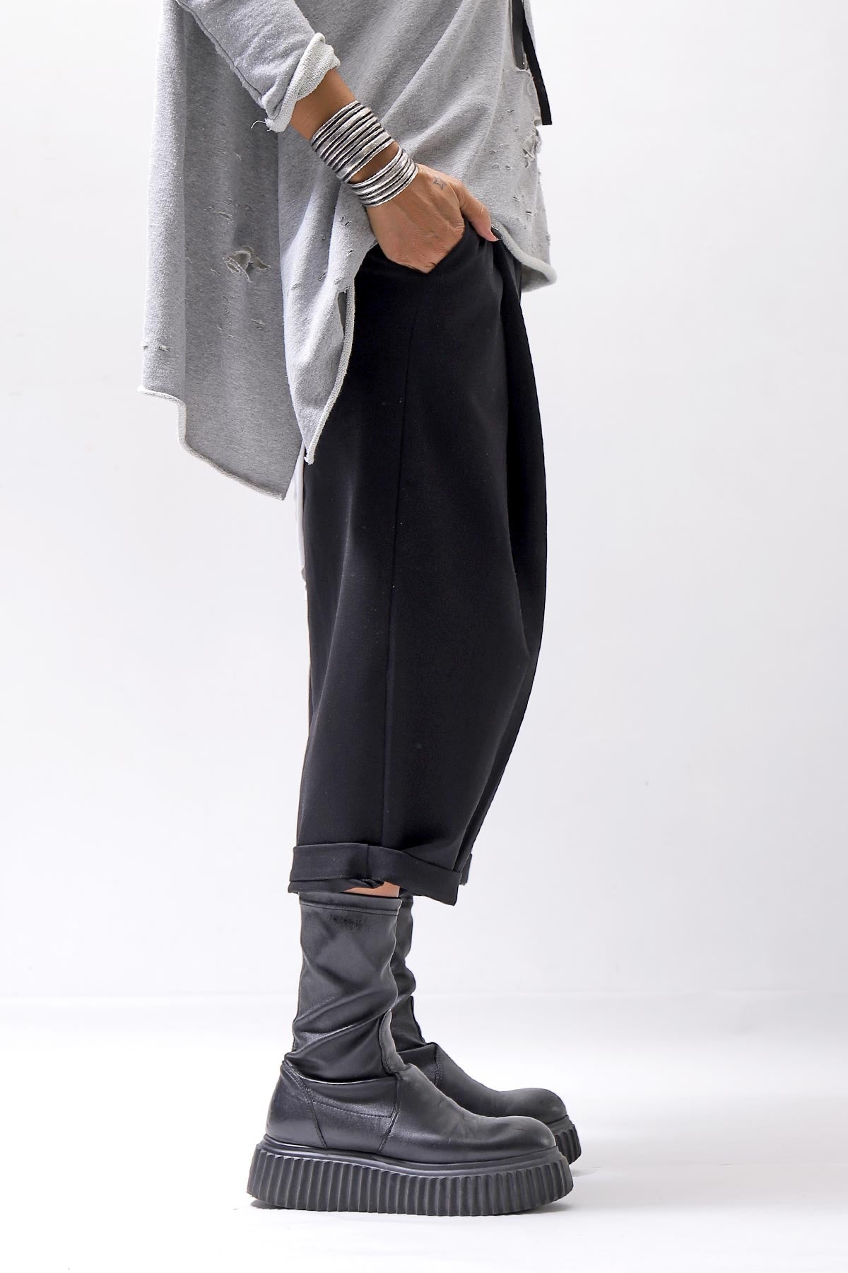 【NOSTRASANTISSIMA】 UNISEX STRETCH FRONT TUCK PANTS P118_BLACK