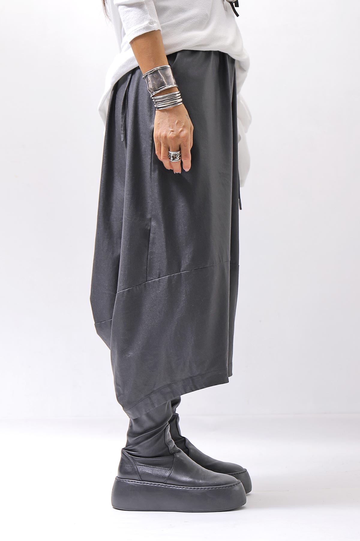 【studio b3】 UNISEX COATED LINEN＆BAMBOO BOX SARROUEL PANTS NB2123_BLACK