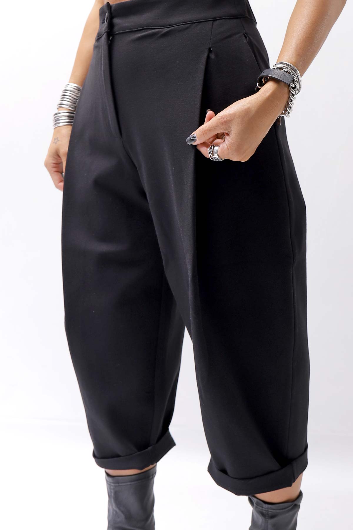 【NOSTRASANTISSIMA】 UNISEX STRETCH FRONT TUCK PANTS P118_BLACK