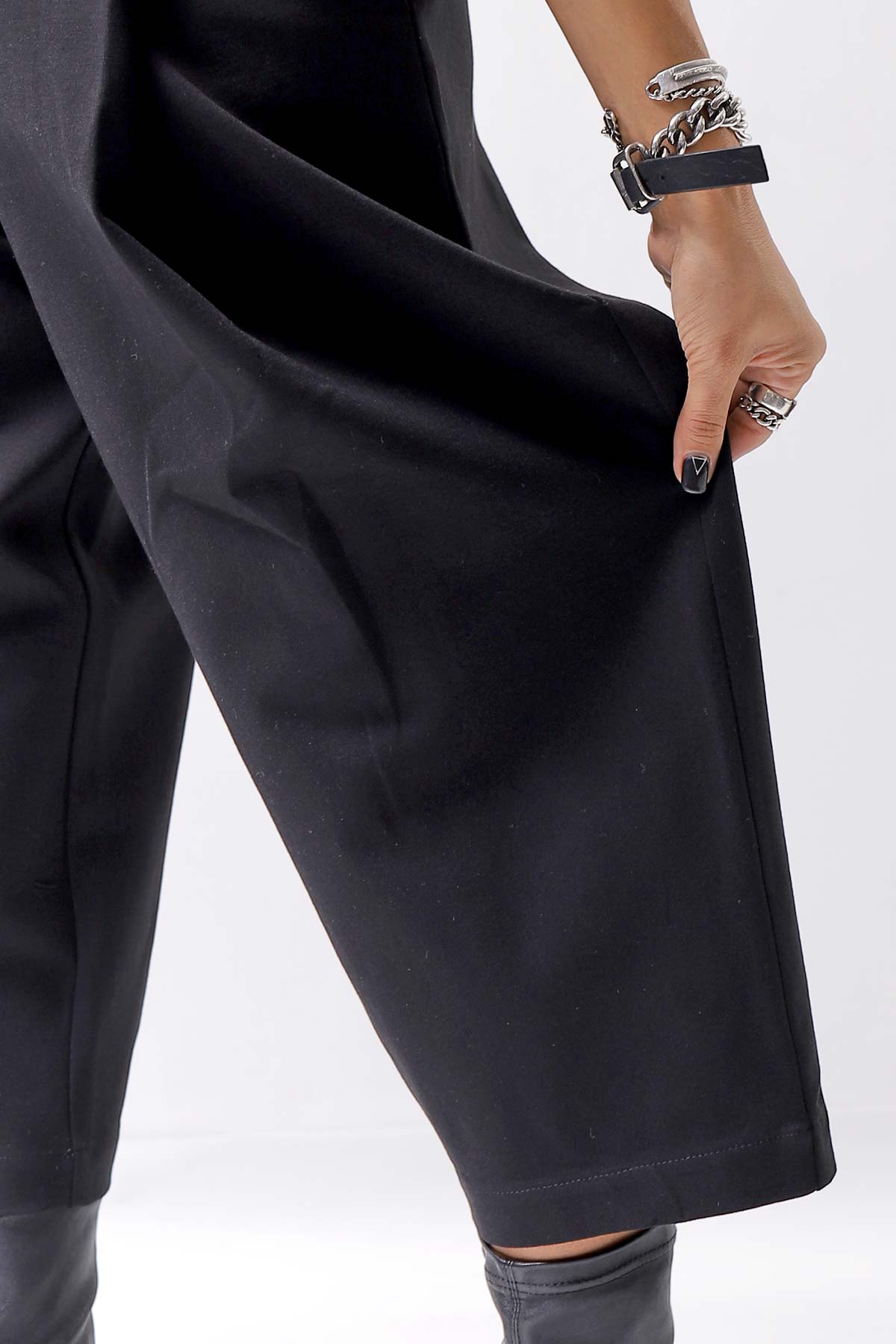 【NOSTRASANTISSIMA】 UNISEX STRETCH FRONT TUCK PANTS P118_BLACK