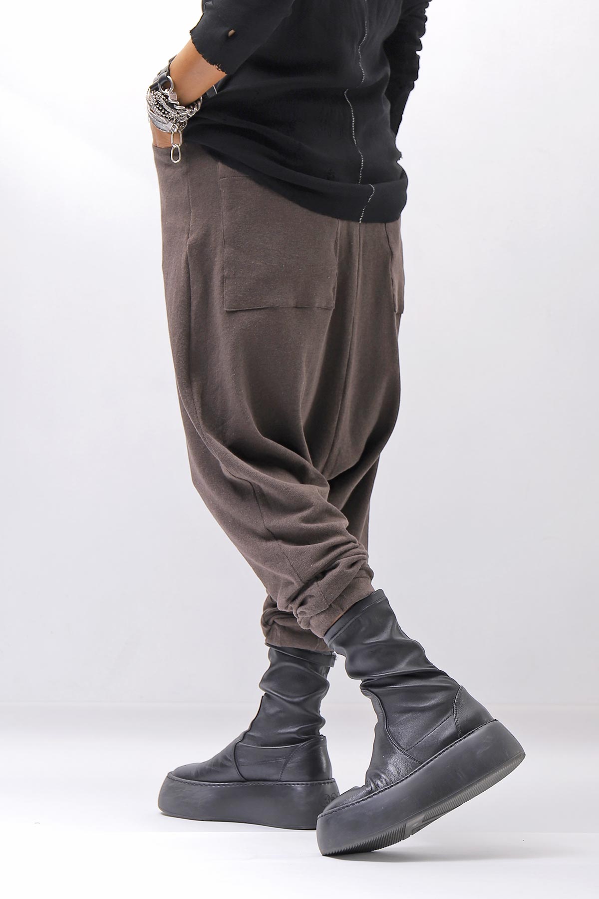 【studio b3】 UNISEX COTTON KNIT BOX SARROUEL RIBBED PANTS SHB2232_TRUFFLE