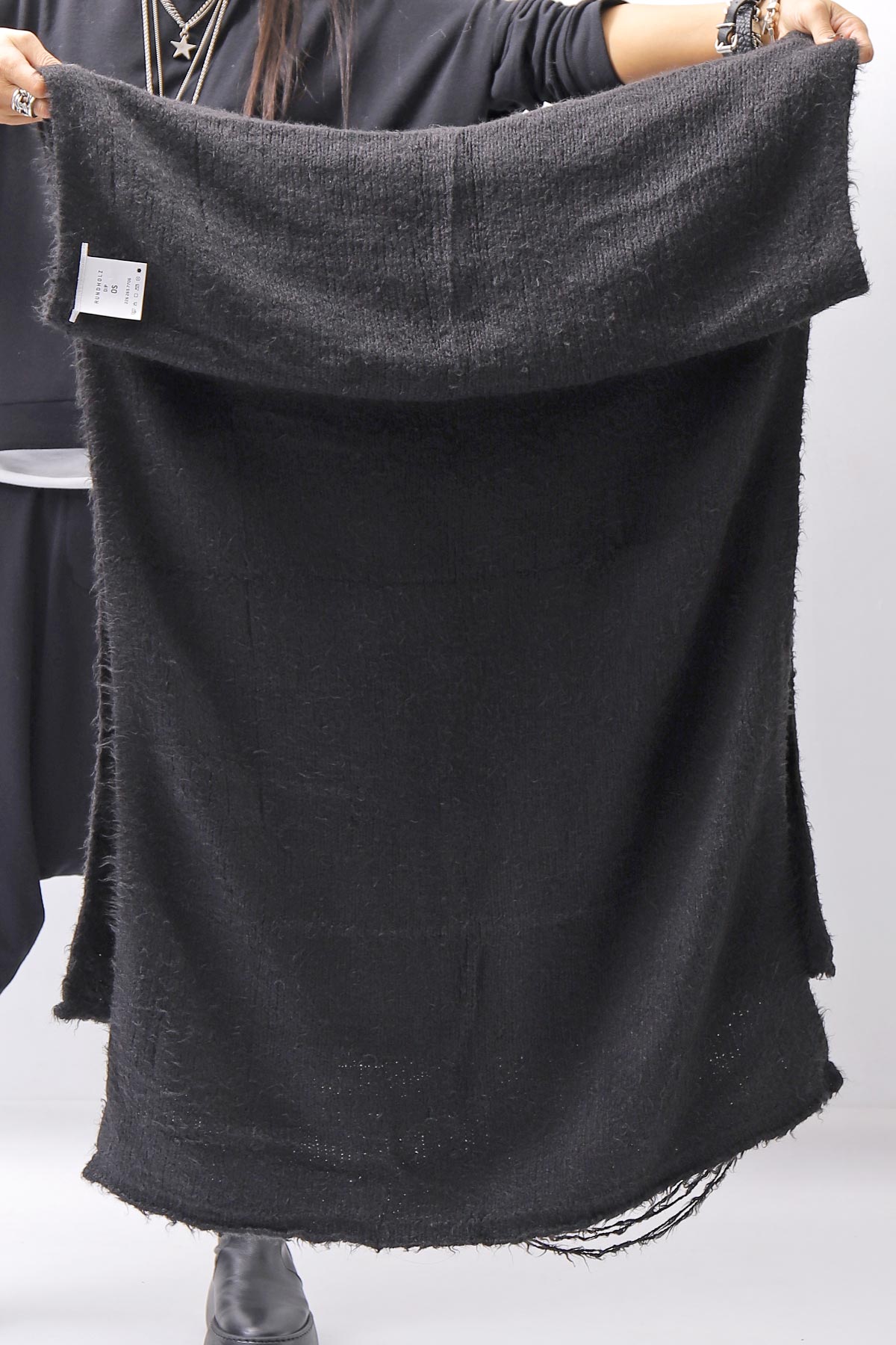 【RUNDHOLZ】 GRUNGE FRINGE SILK KNIT STOLE_BLACK