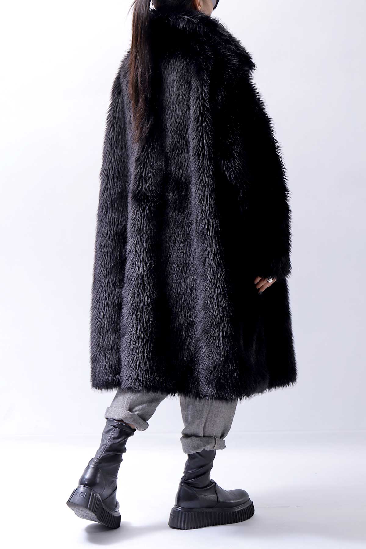 【RUNDHOLZ】 UNISEX FAUX FUR OVERSIZED COAT 324 1211_BLACK
