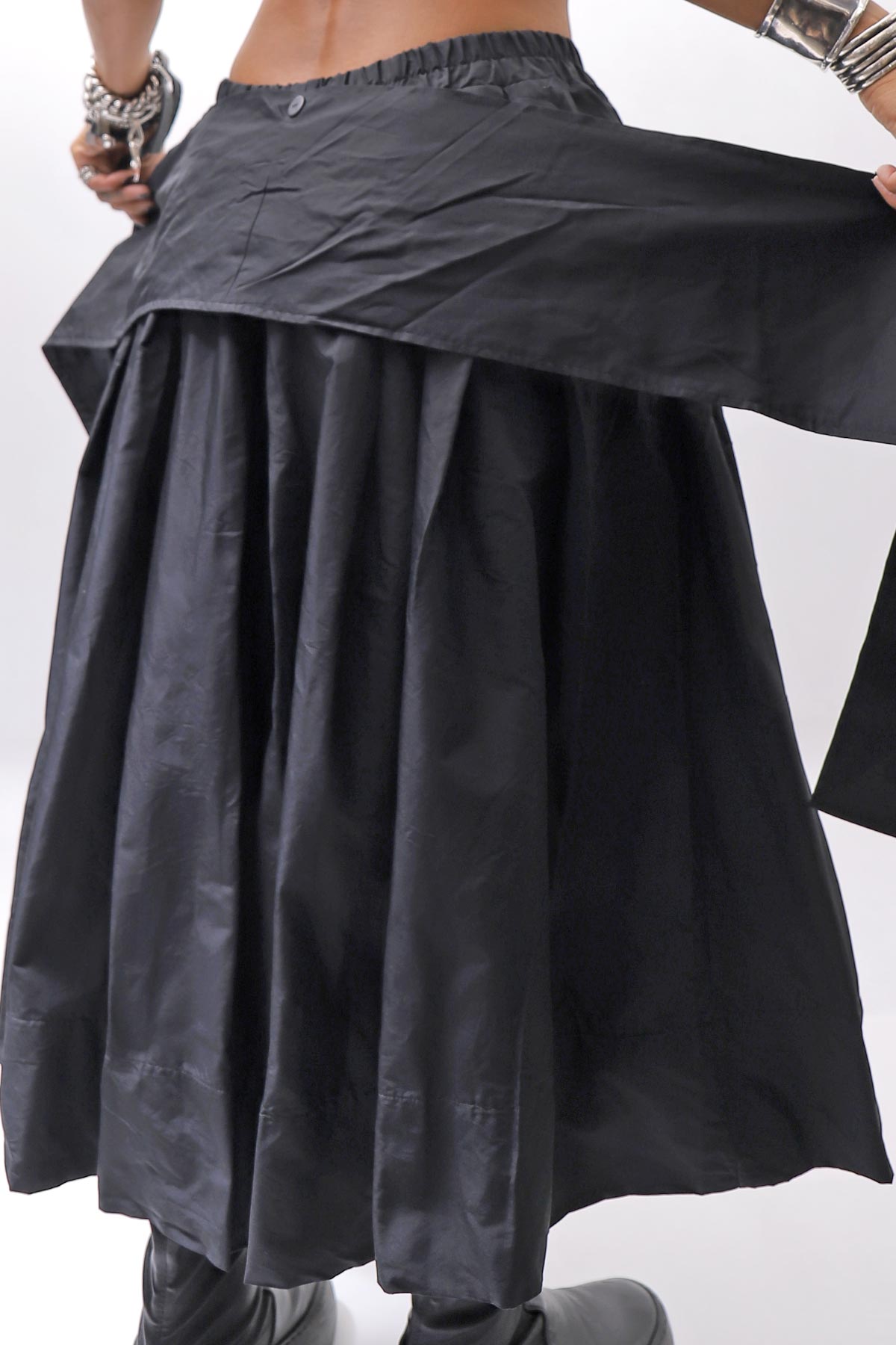 【PLÜ】 SHAPE MEMORY SKIRT PL09_BLACK