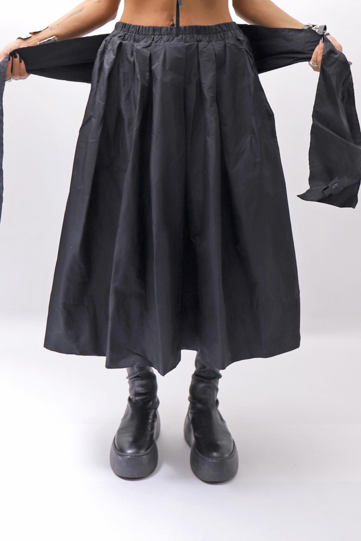 【PLÜ】 SHAPE MEMORY SKIRT PL09_BLACK