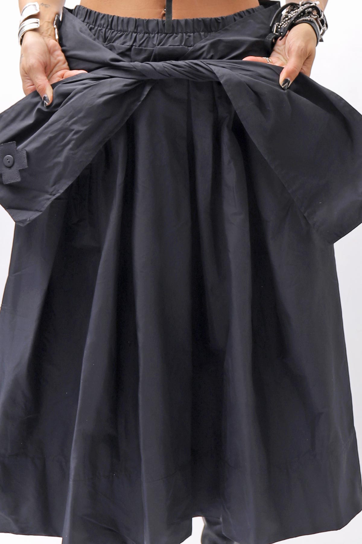 【PLÜ】 SHAPE MEMORY SKIRT PL09_BLACK