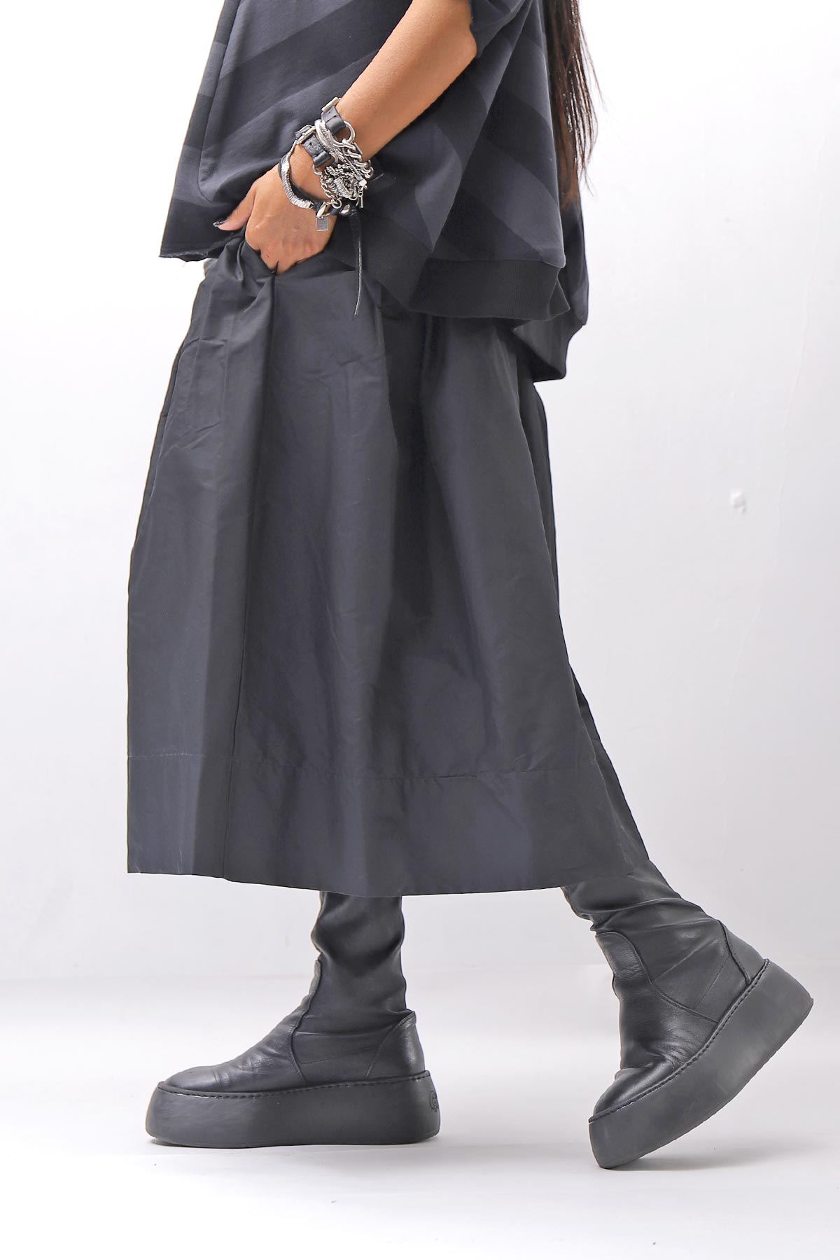 【PLÜ】 SHAPE MEMORY SKIRT PL09_BLACK