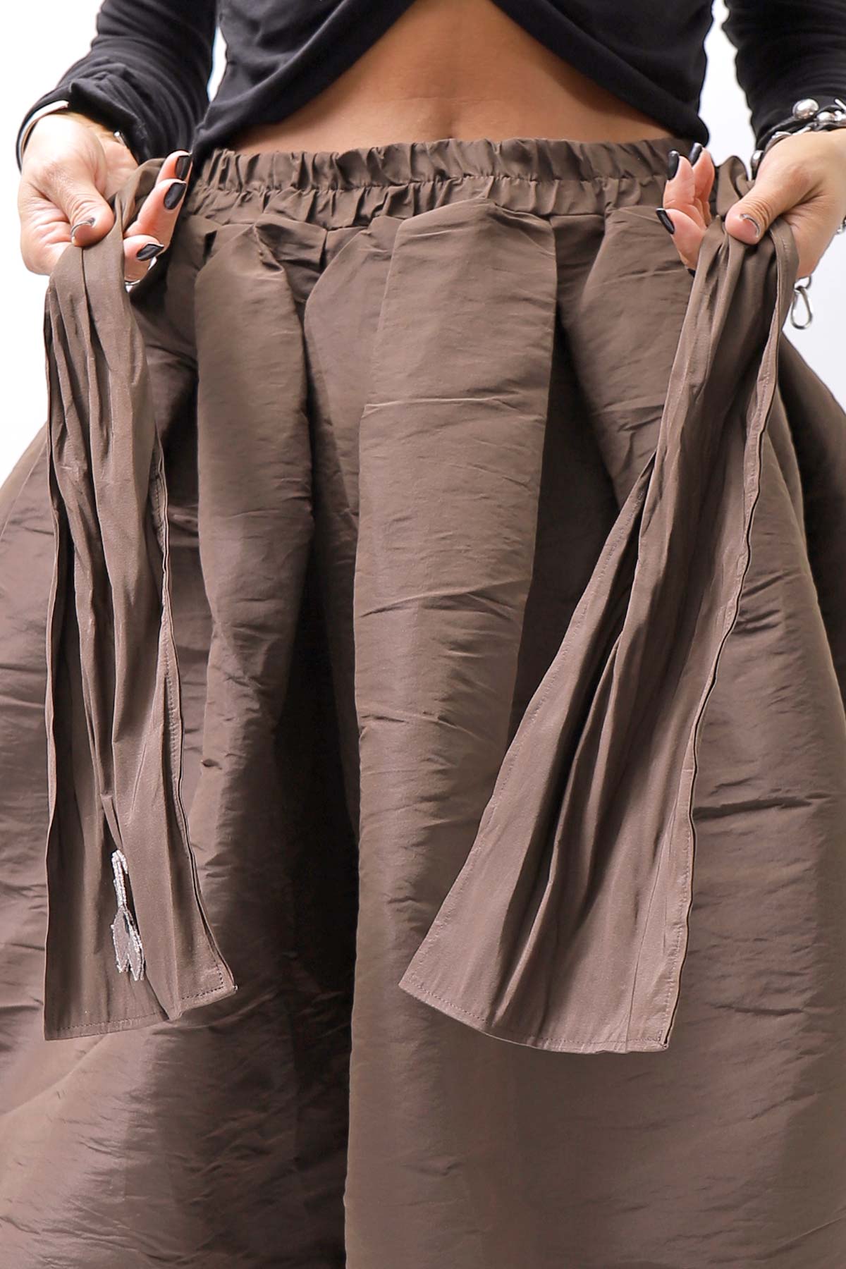 【PLÜ】 SHAPE MEMORY TULIP SKIRT PL6_CHOCOLATE