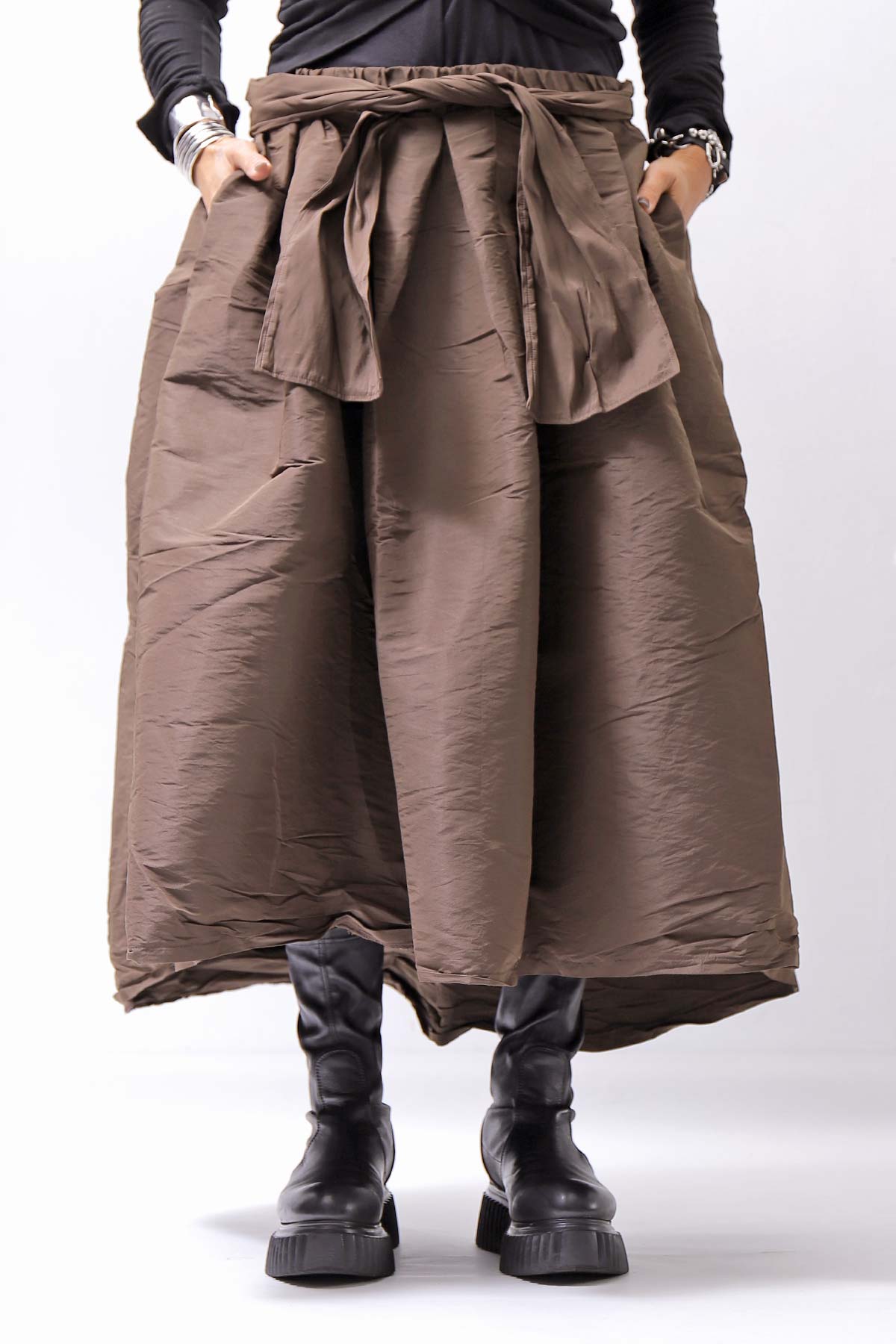 【PLÜ】 SHAPE MEMORY TULIP SKIRT PL6_CHOCOLATE