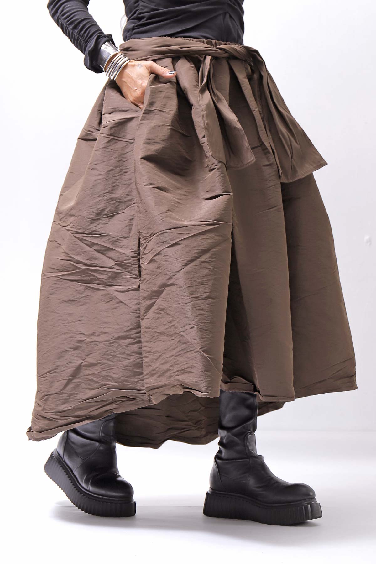 【PLÜ】 SHAPE MEMORY TULIP SKIRT PL6_CHOCOLATE