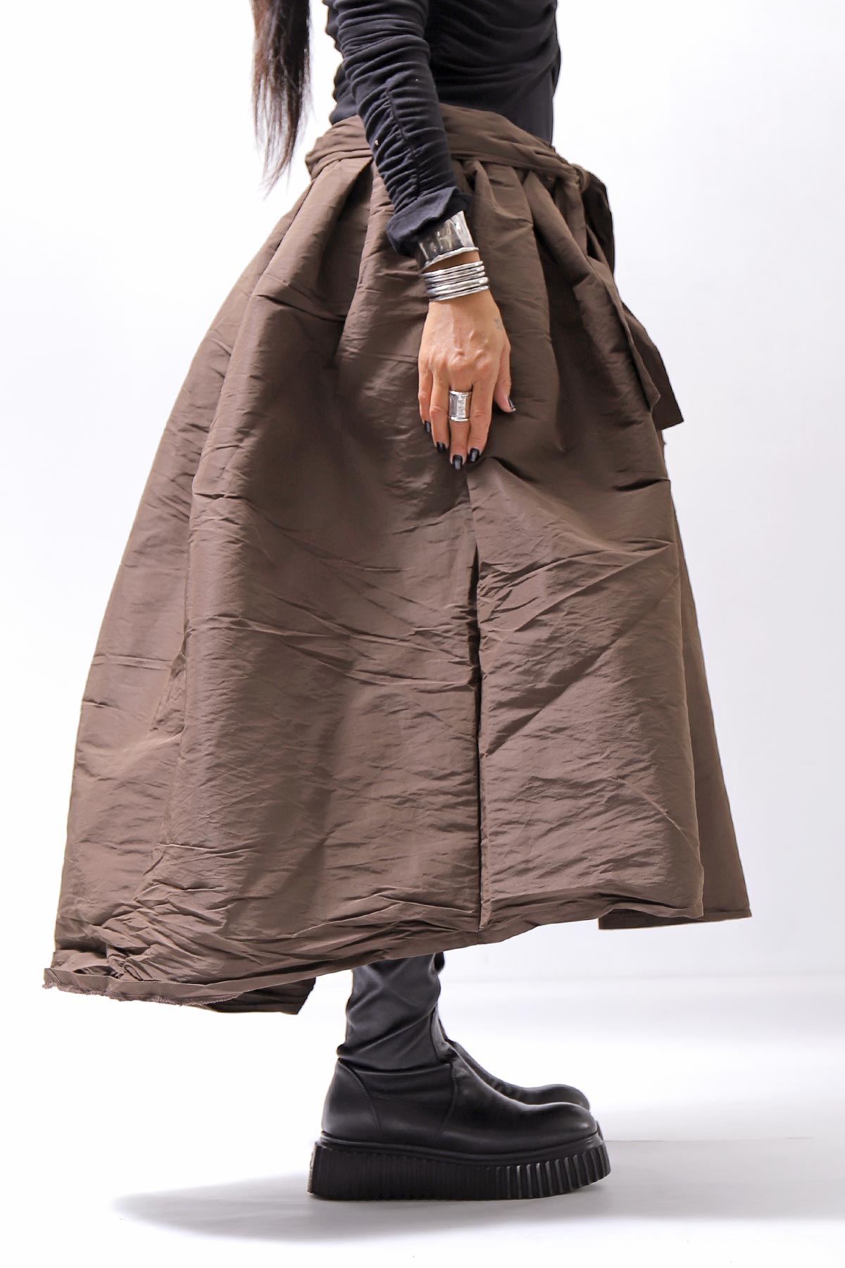 【PLÜ】 SHAPE MEMORY TULIP SKIRT PL6_CHOCOLATE