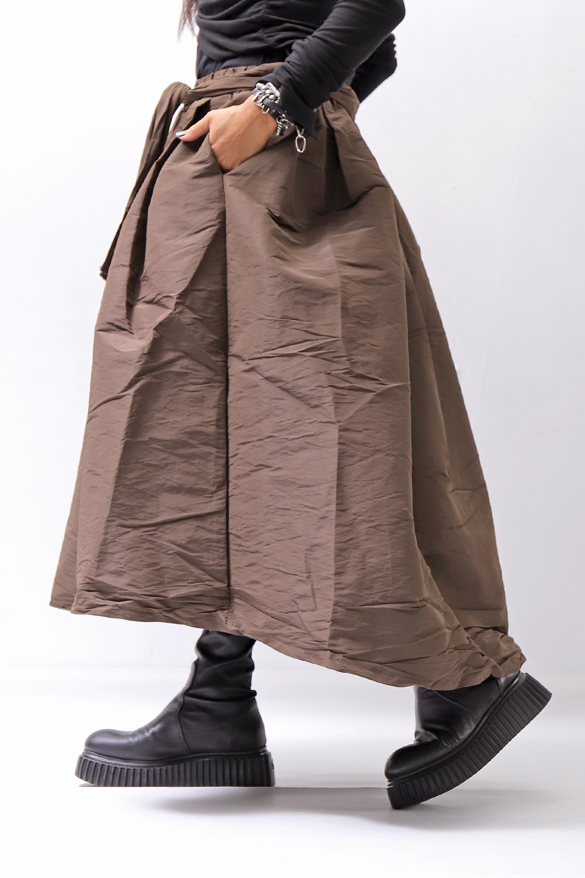 【PLÜ】 SHAPE MEMORY TULIP SKIRT PL6_CHOCOLATE