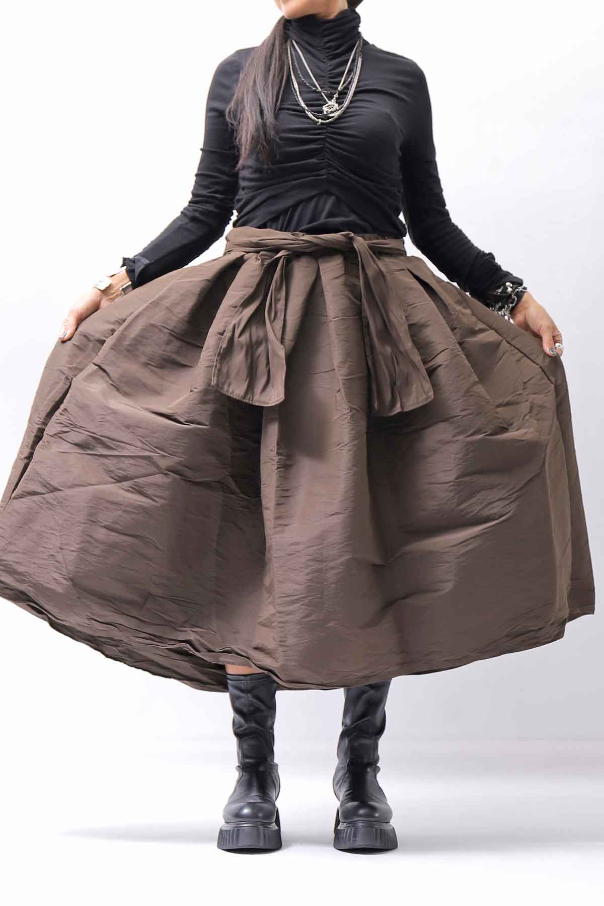 【PLÜ】 SHAPE MEMORY TULIP SKIRT PL6_CHOCOLATE