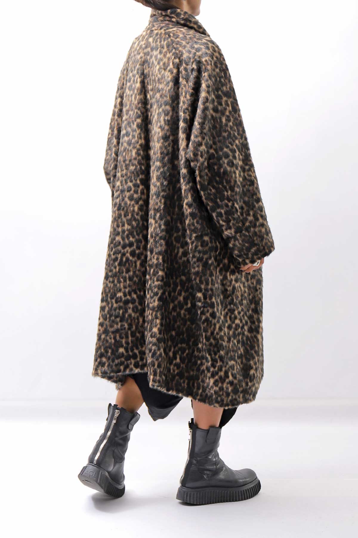 【RUNDHOLZ】 OVERSIZED ECO-FUR SHORT HAIR LEOPARD COAT_LEO JACQUARD