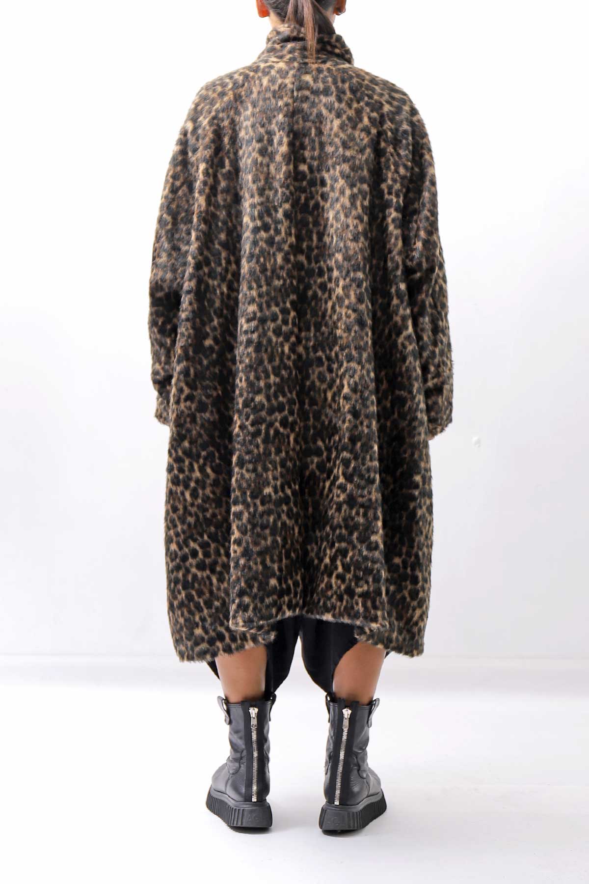 【RUNDHOLZ】 OVERSIZED ECO-FUR SHORT HAIR LEOPARD COAT_LEO JACQUARD